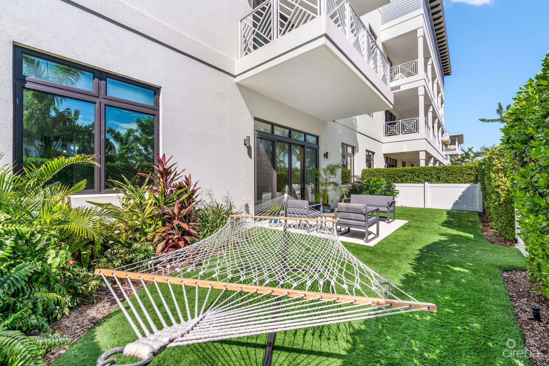 OLEA 414 - PRIVATE GARDEN 2-BED RESIDENCE