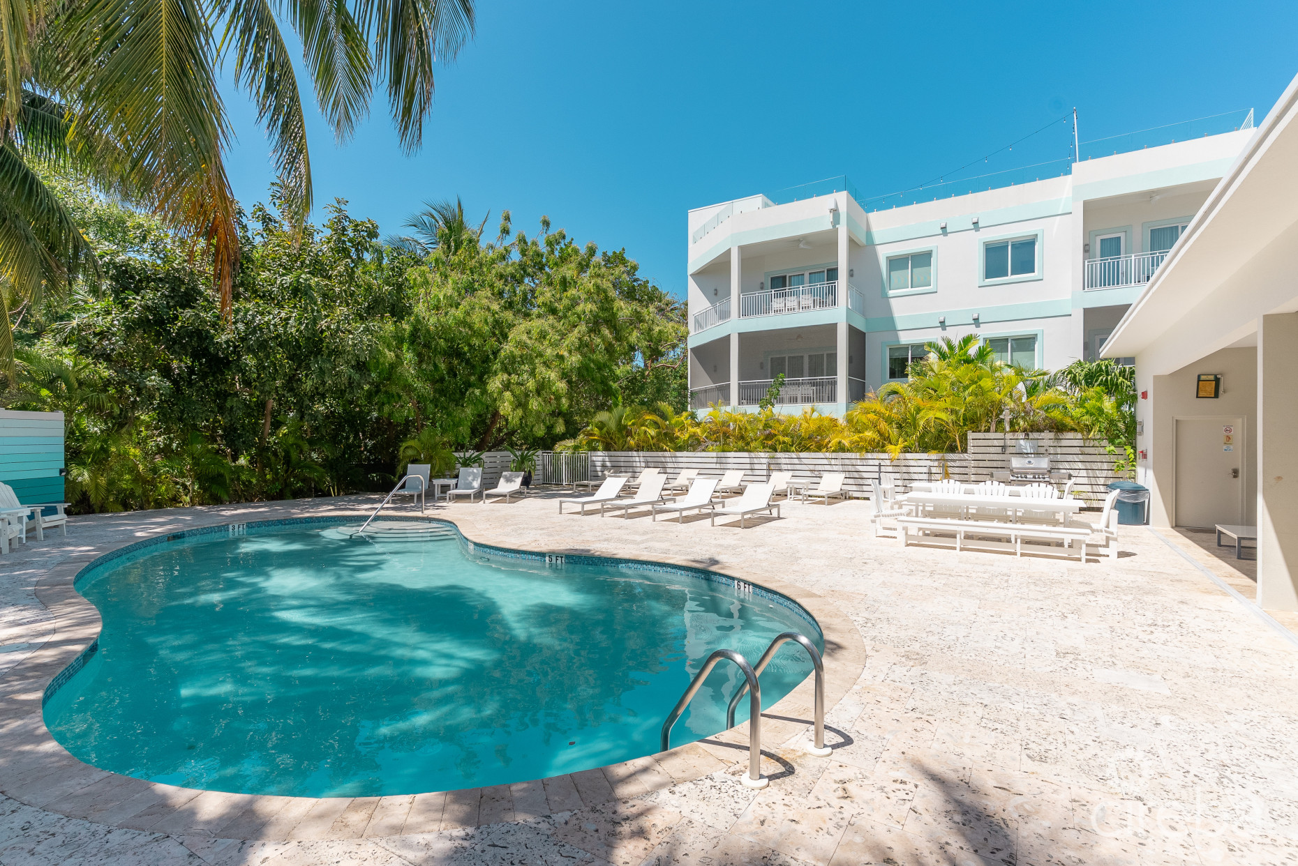 BOGGY SANDS CLUB WITH TWO STORAGE UNITS