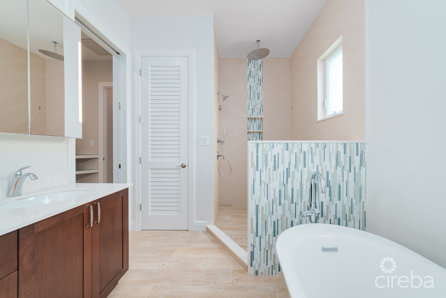 BOGGY SANDS CLUB WITH TWO STORAGE UNITS