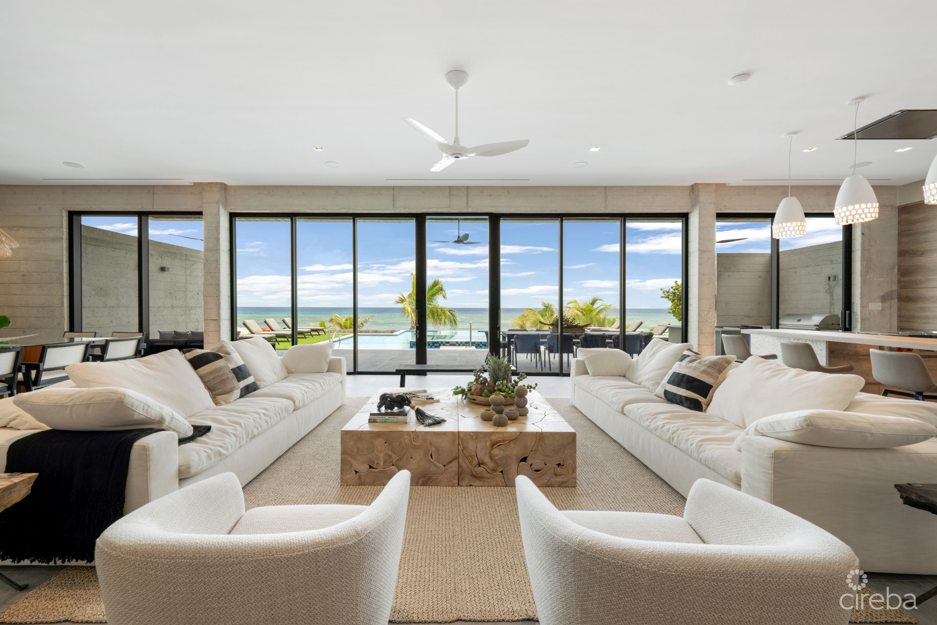 BELLA ROCCA, EAST END LUXURY VILLA