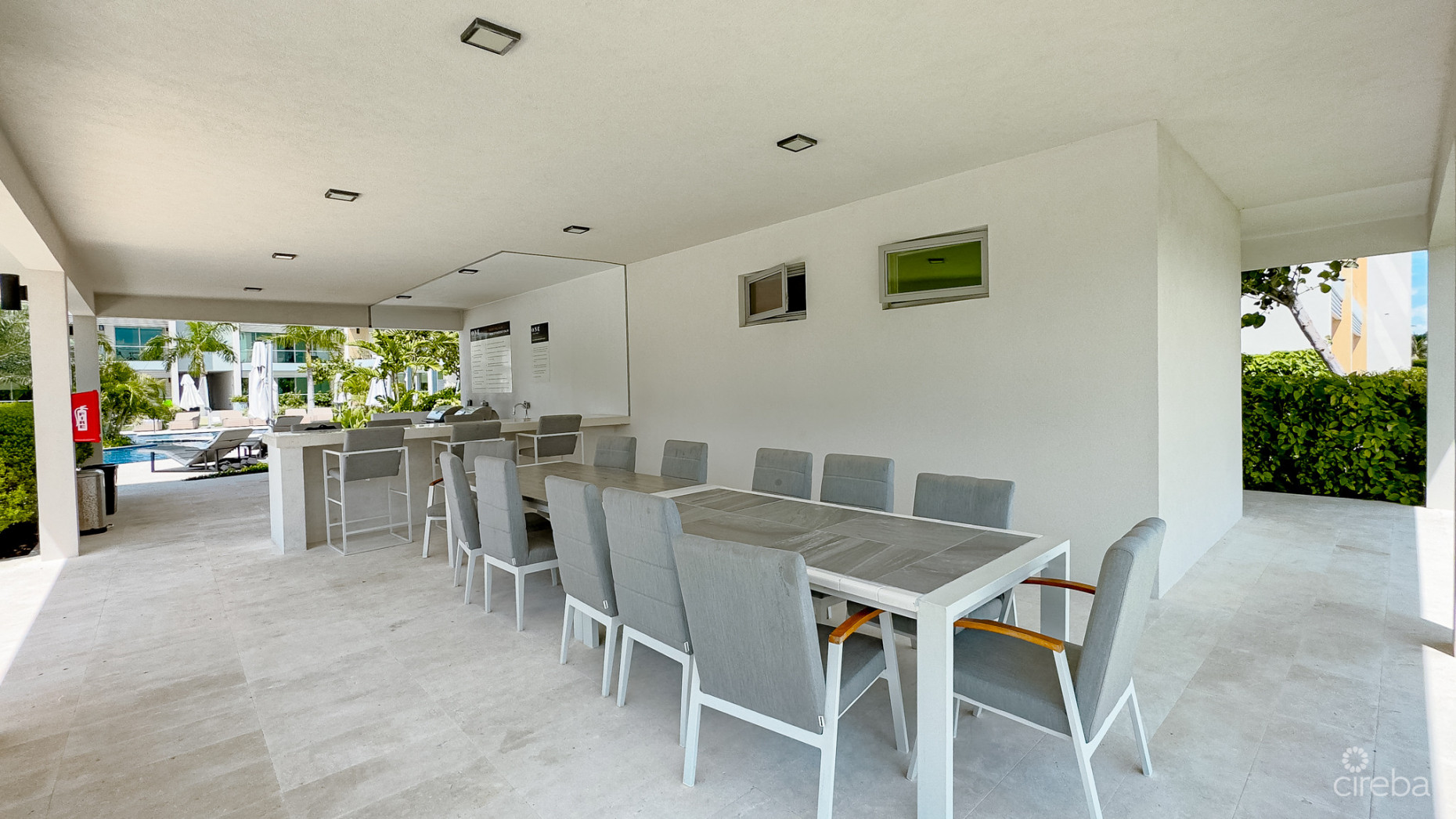 ONE CANAL POINT - SEVEN MILE BEACH