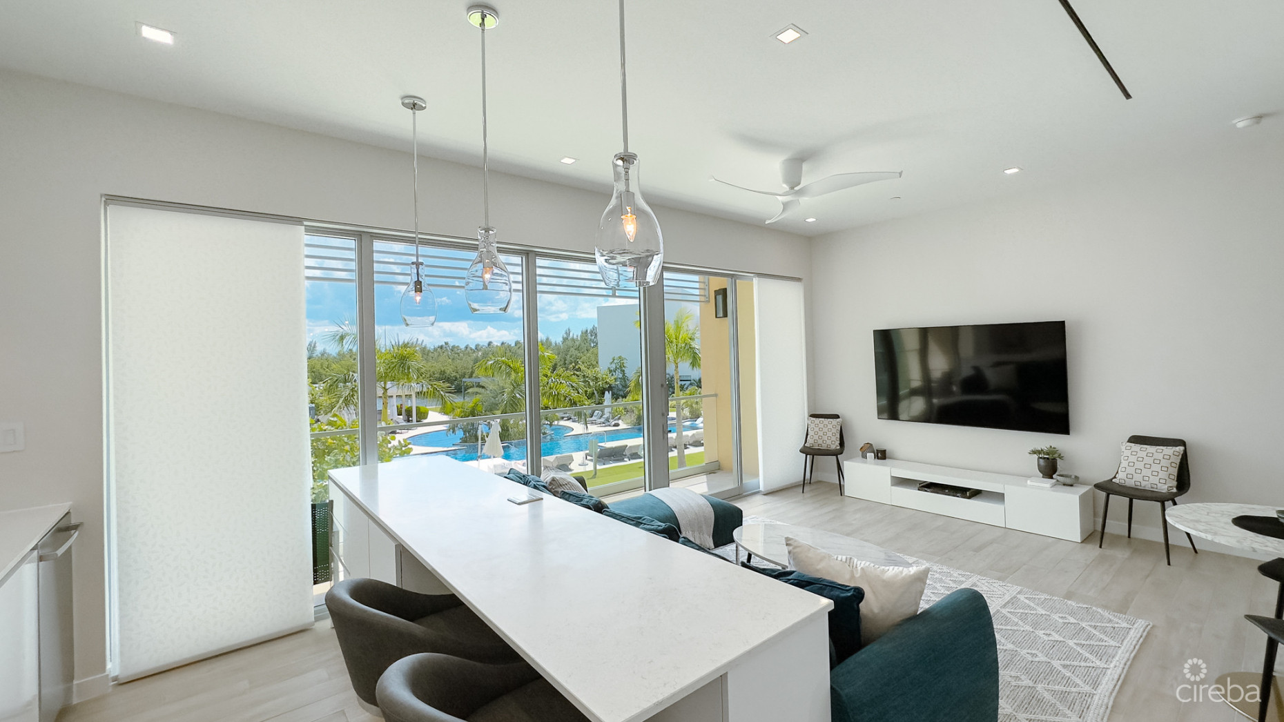 ONE CANAL POINT - SEVEN MILE BEACH