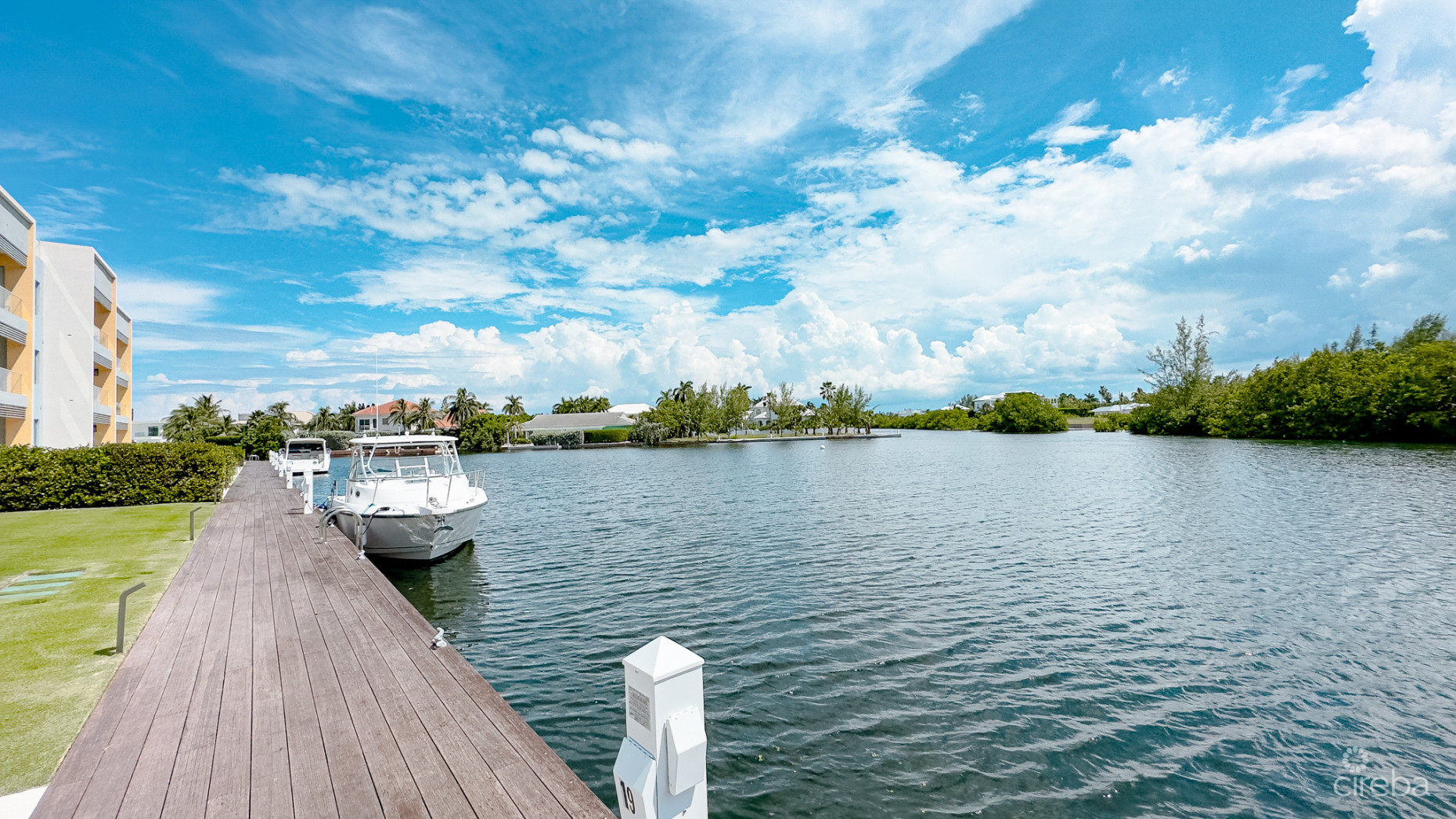 ONE CANAL POINT - SEVEN MILE BEACH