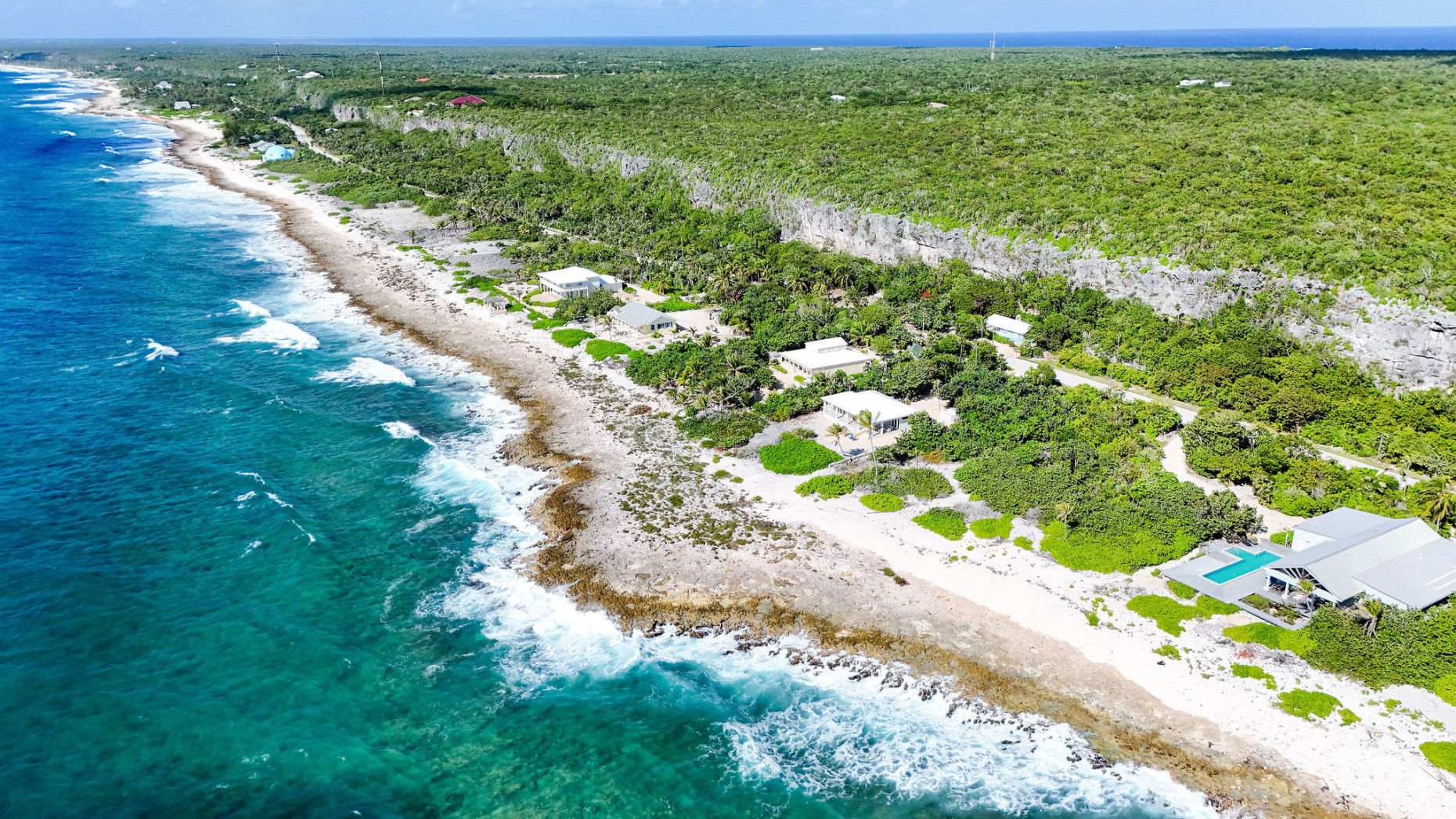 SOUTHSIDE SEAFRONT VILLA