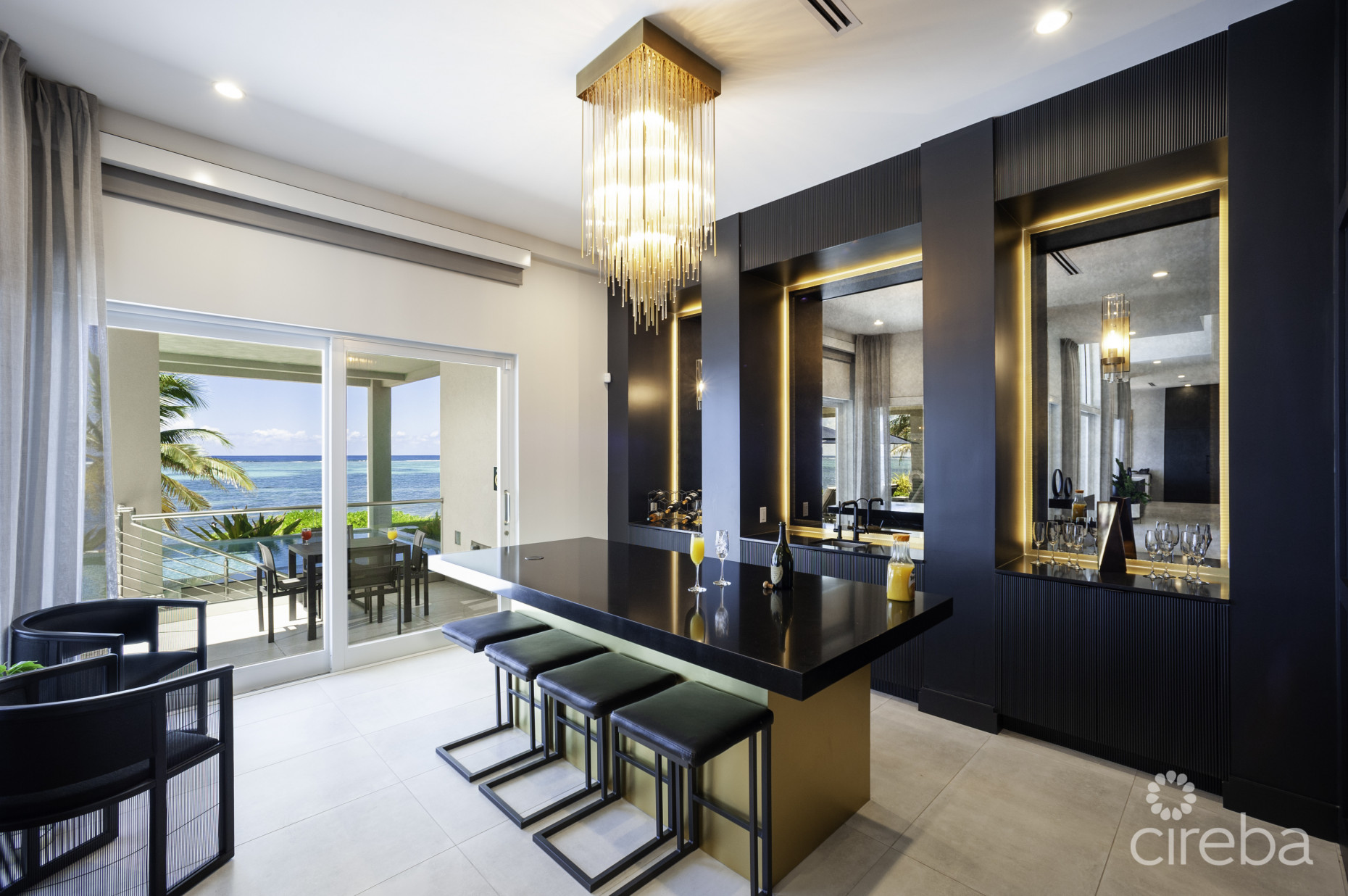 BLACK URCHIN: PRIVATE BEACHFRONT ESTATE