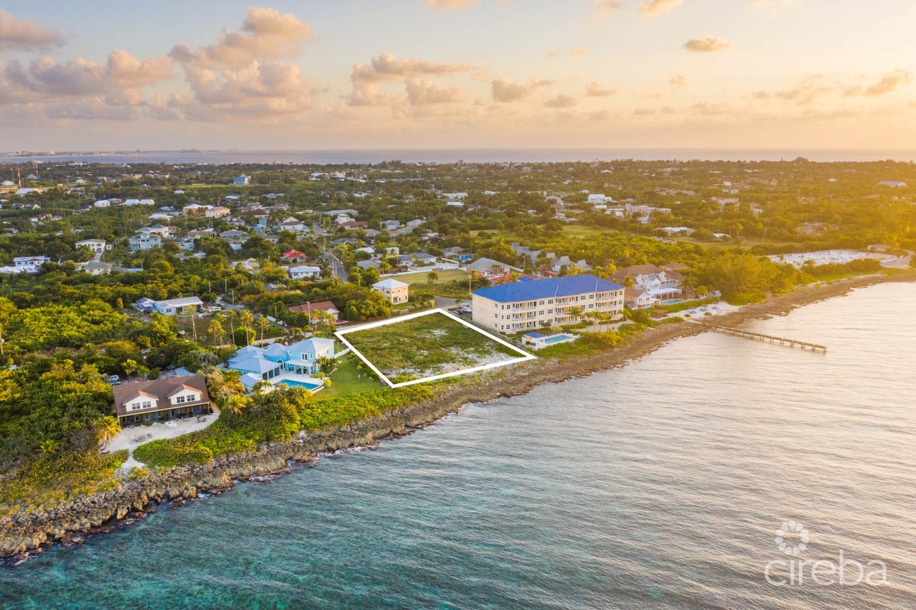 WAVES 1, OCEANFRONT END UNIT