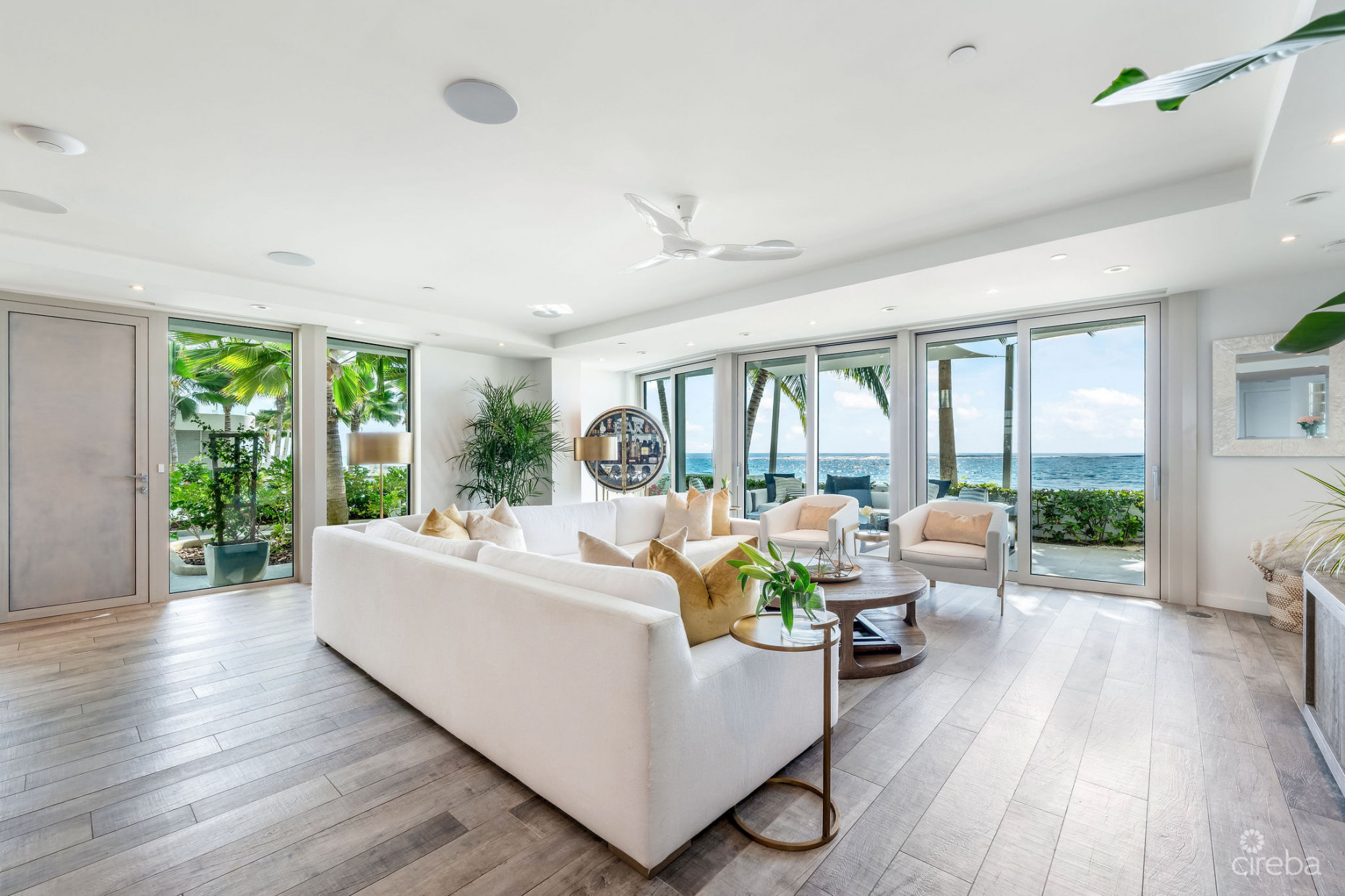 TIDES 102, EXCLUSIVE BEACHFRONT VILLA