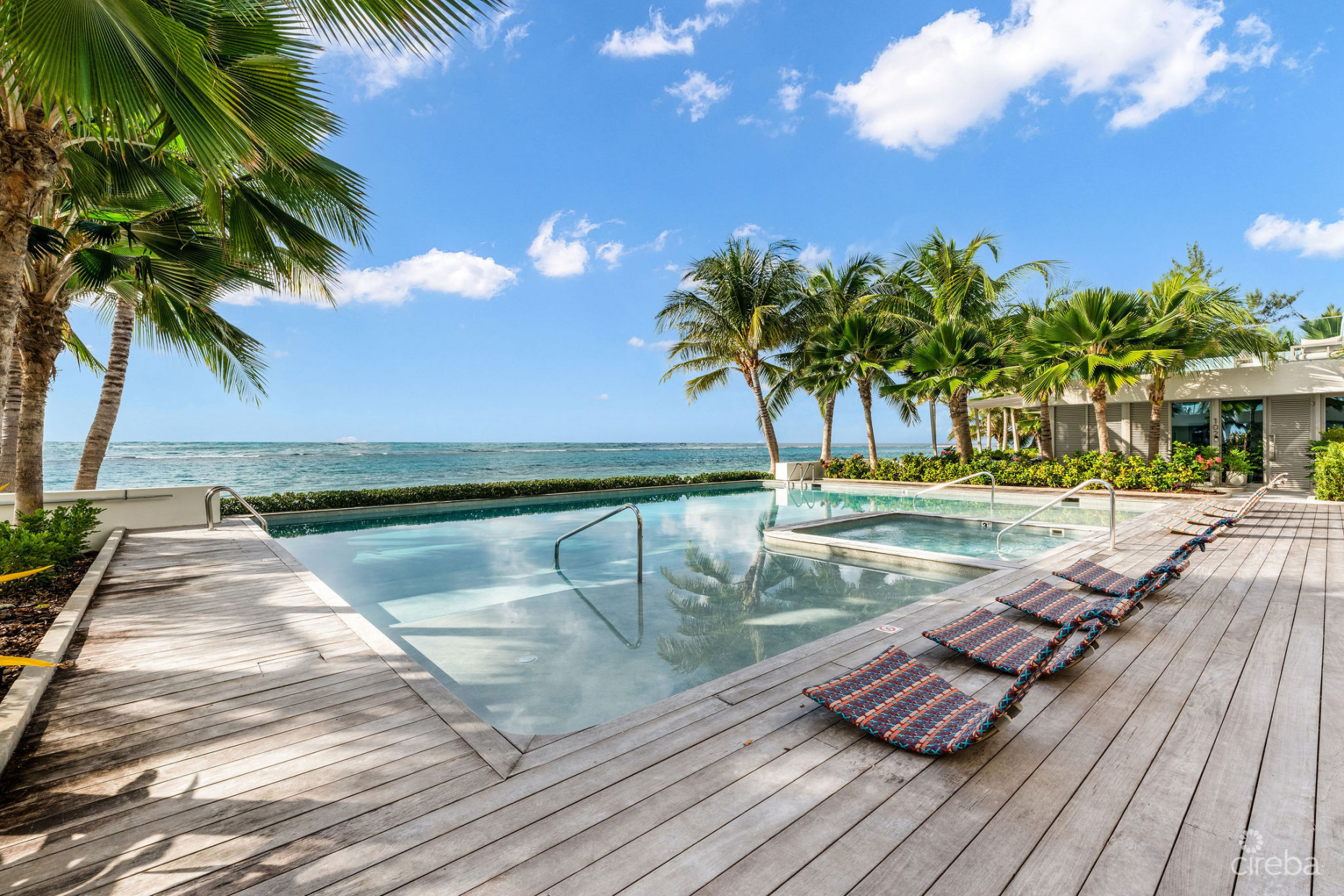 TIDES 102, EXCLUSIVE BEACHFRONT VILLA