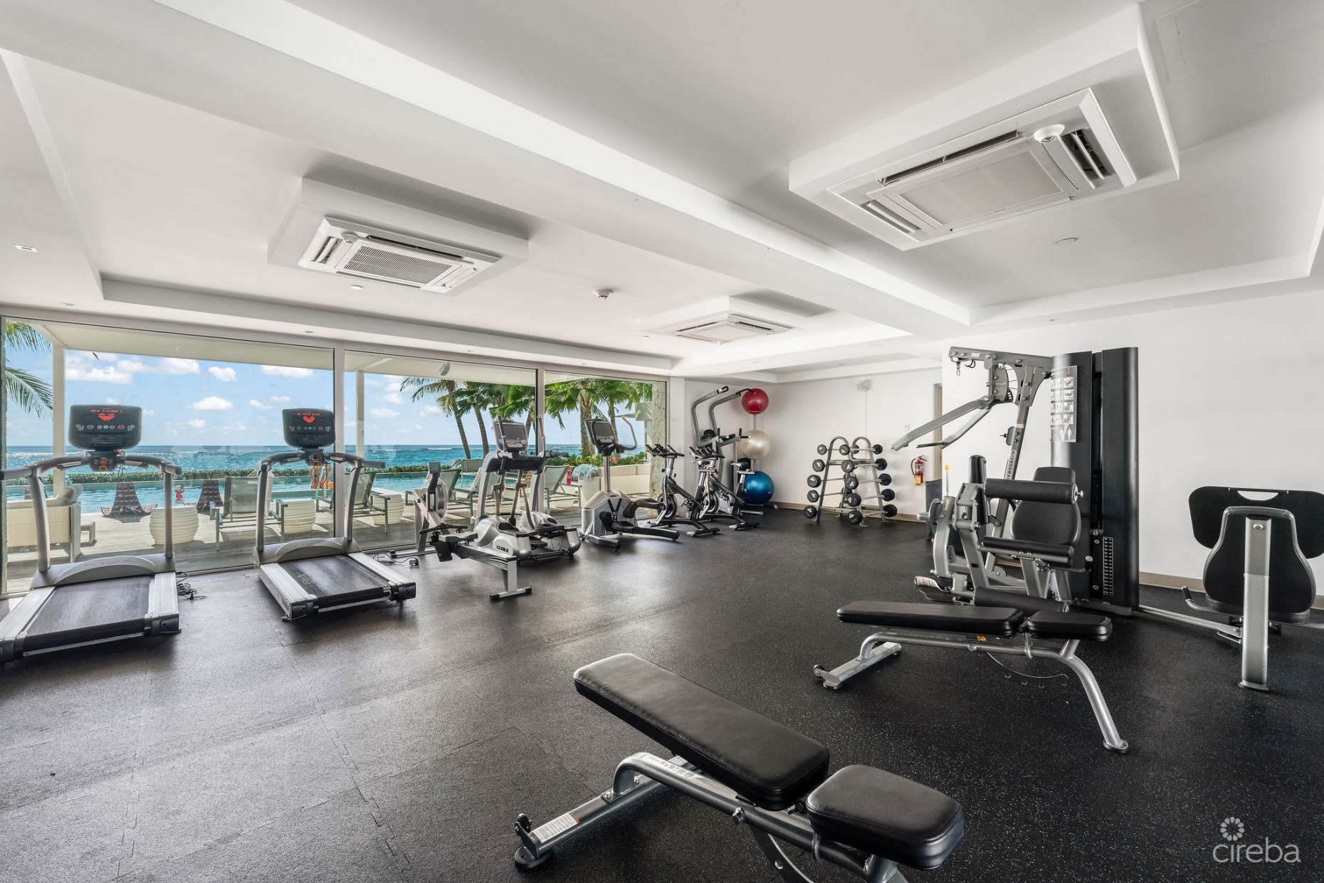 TIDES 102, EXCLUSIVE BEACHFRONT VILLA