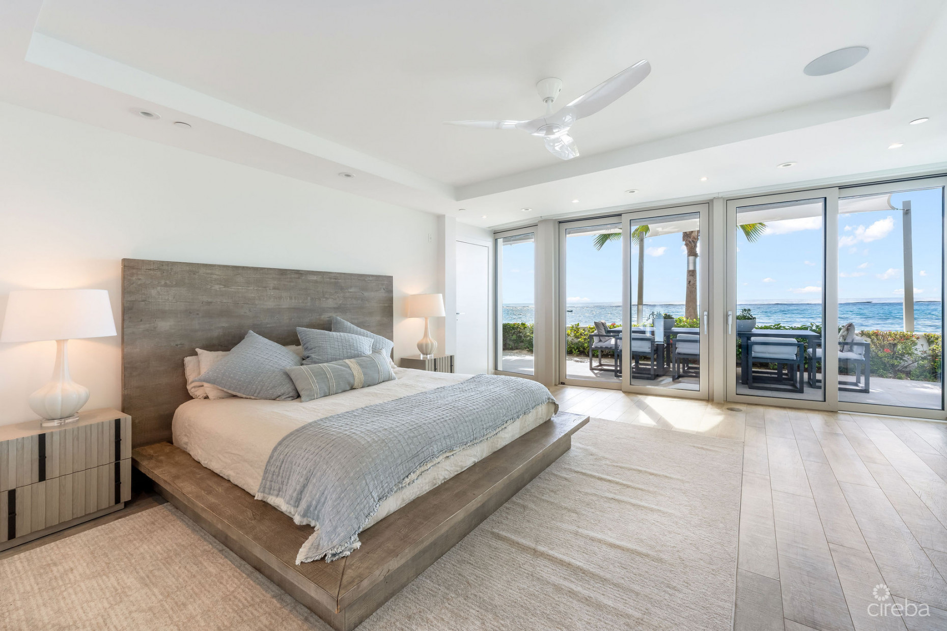 TIDES 102, EXCLUSIVE BEACHFRONT VILLA