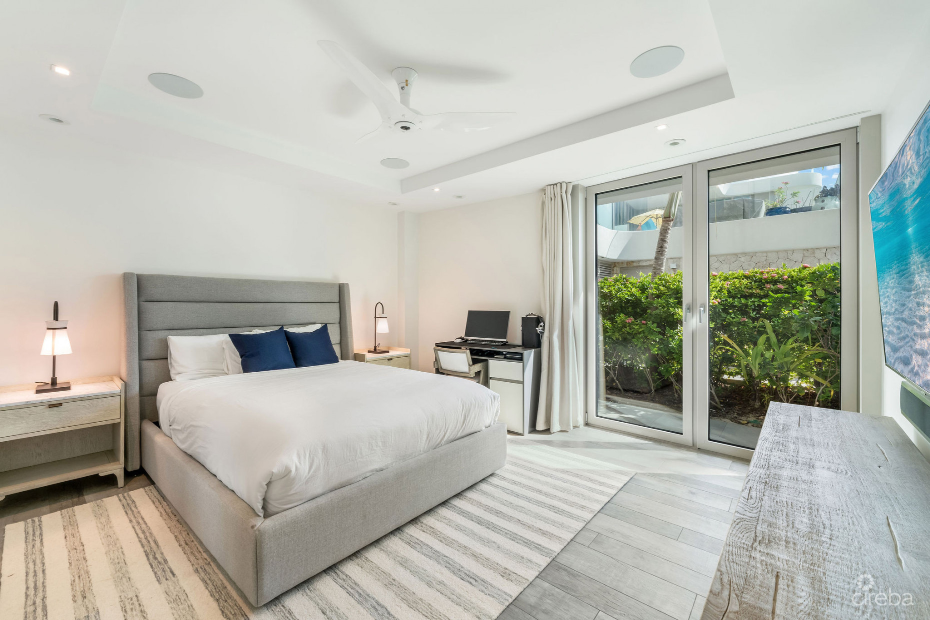 TIDES 102, EXCLUSIVE BEACHFRONT VILLA