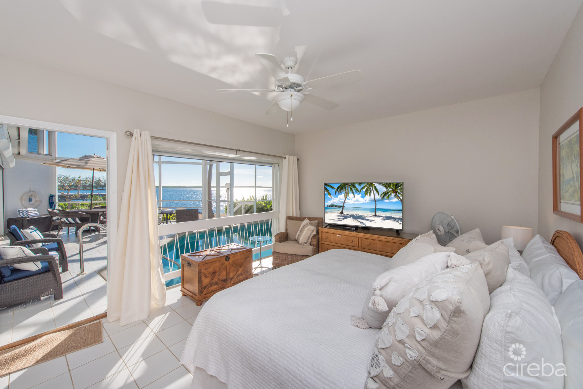 POOLS OF THE KAI - BEACHFRONT OASIS IN RUM POINT