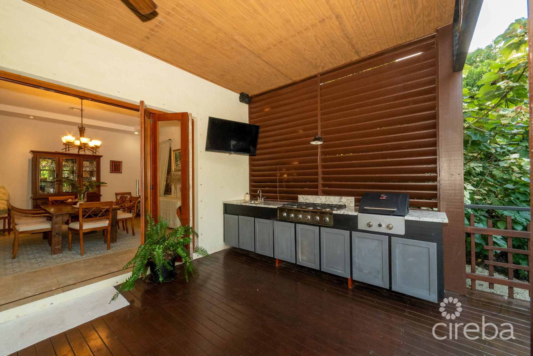 BESPOKE BALI-STYLE JUNGLE RETREAT