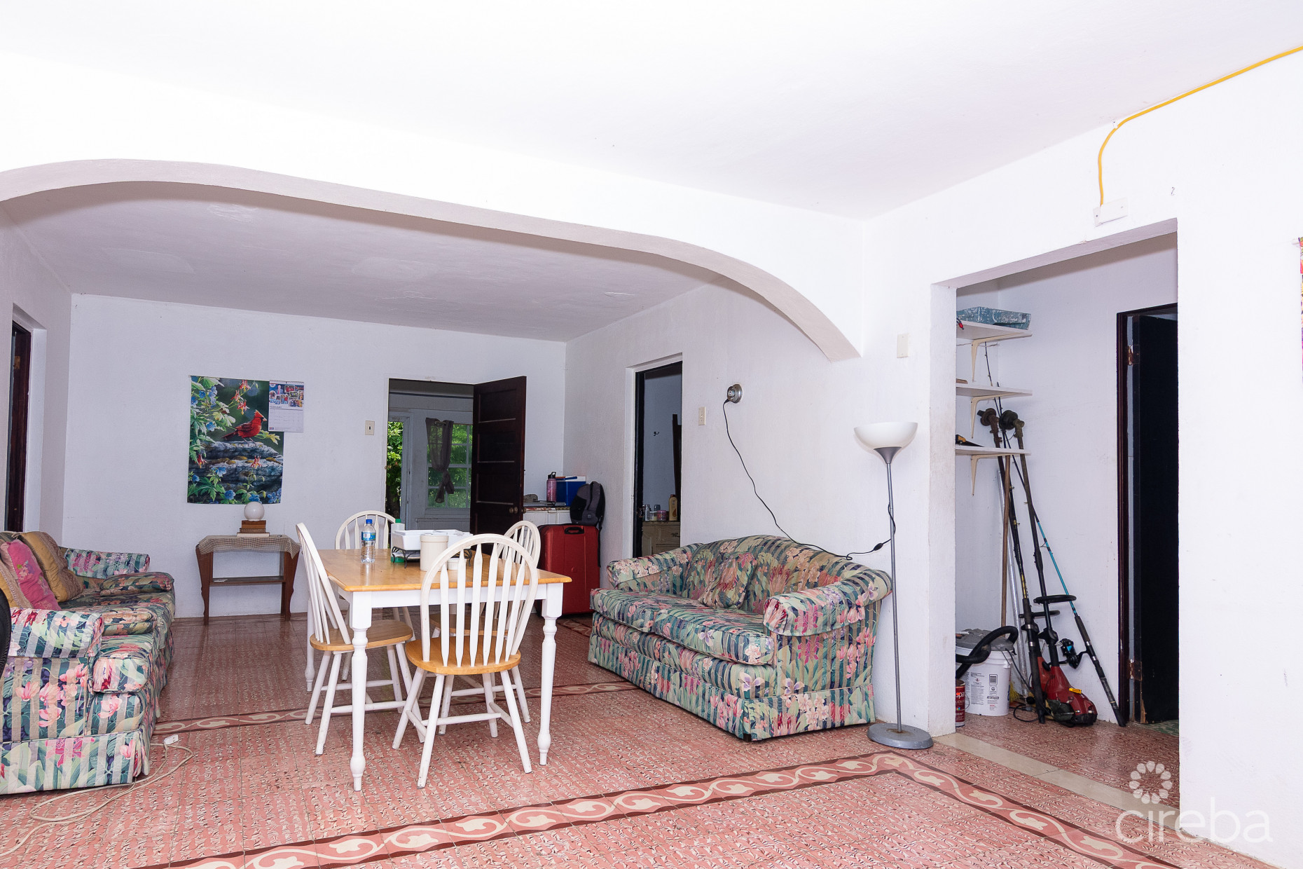 MR. V'S POSTO AL SOLE