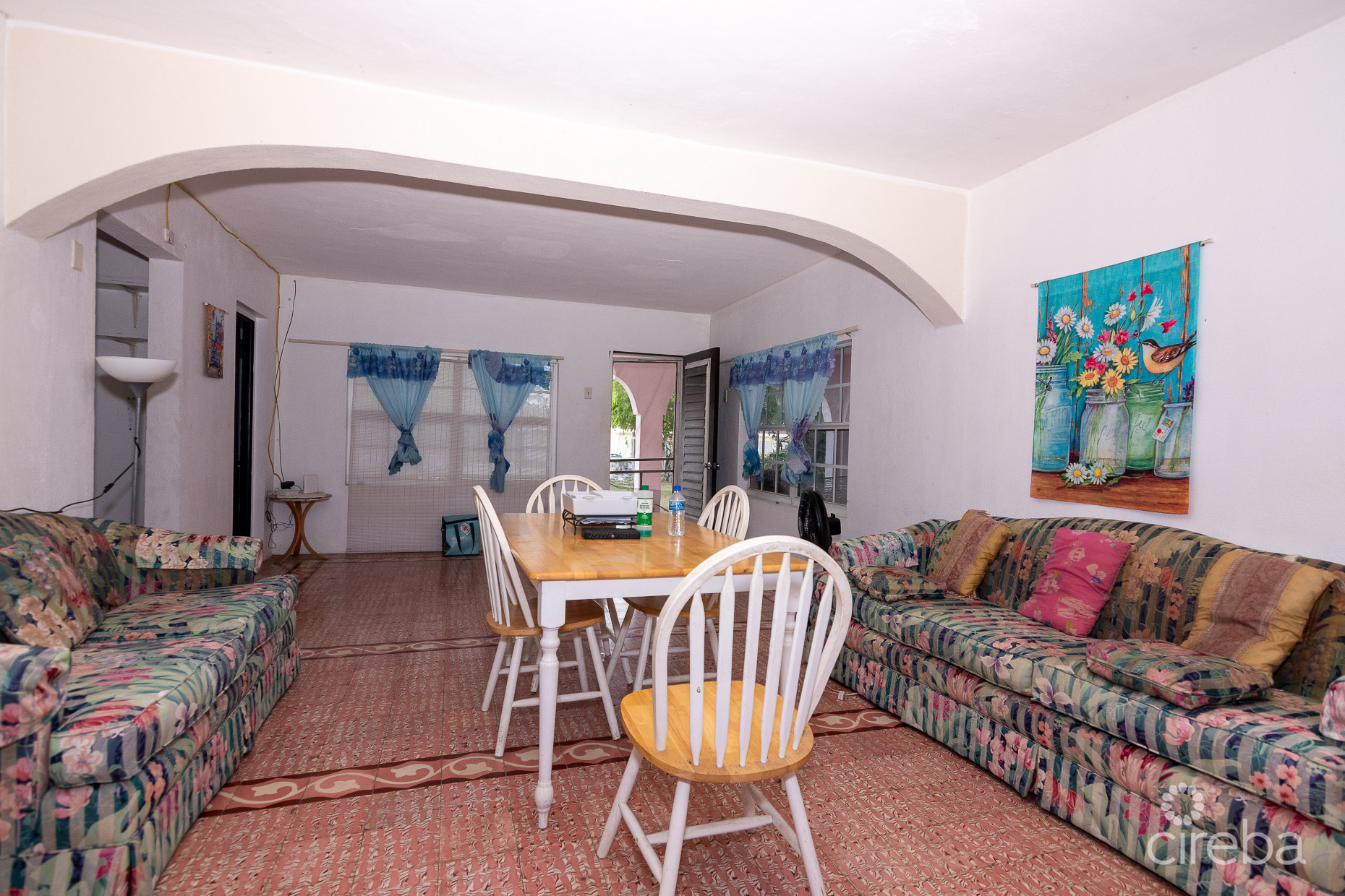 MR. V'S POSTO AL SOLE