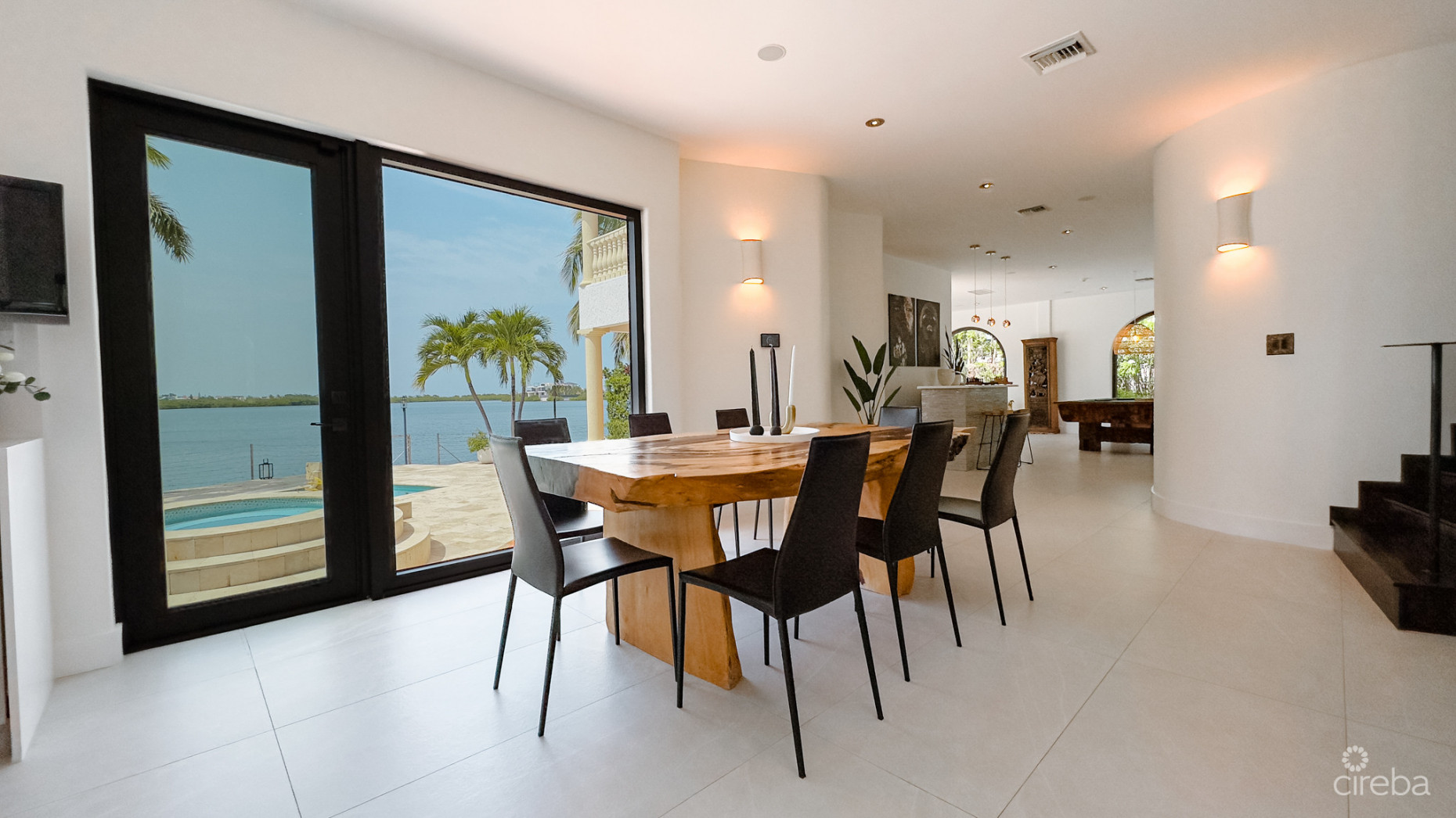 CRYSTAL HARBOUR - OCEAN FRONT HOME