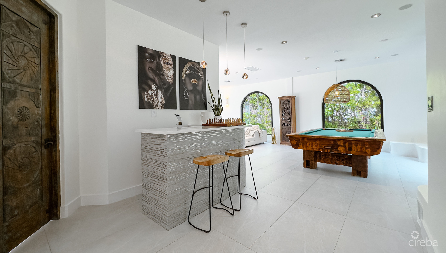 CRYSTAL HARBOUR - OCEAN FRONT HOME