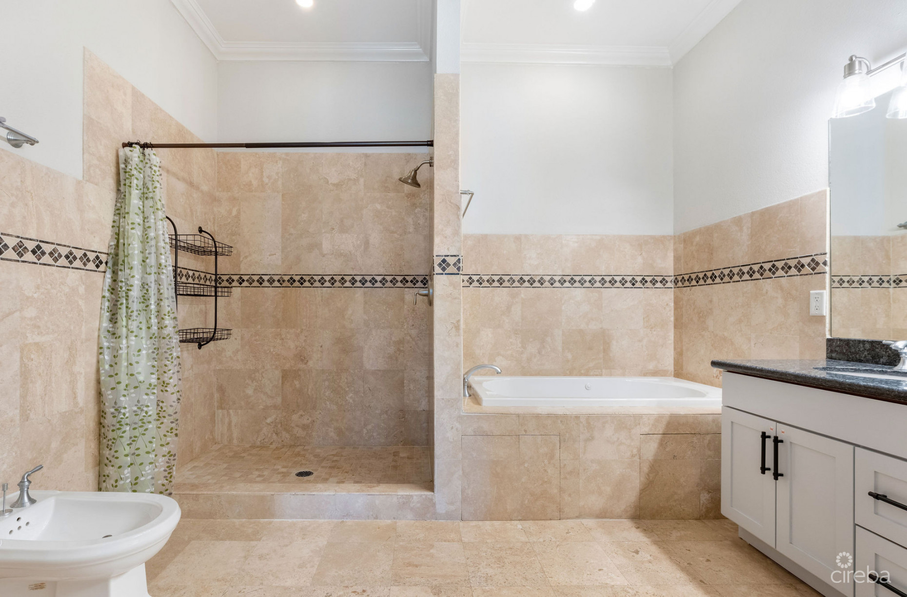 WESTVIEW- GROUND FLOOR OCEANFRONT CONDO