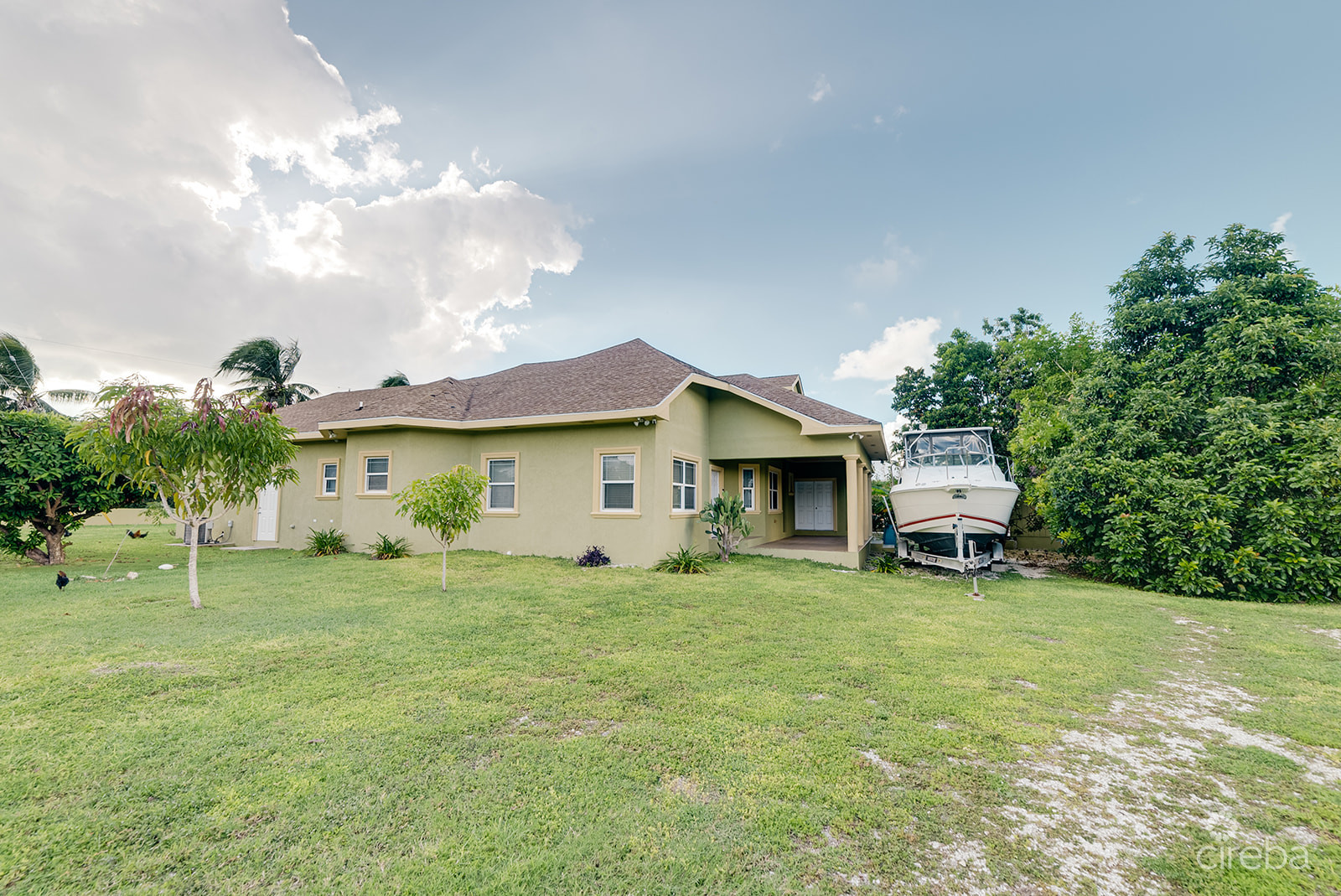 5-BEDROOM FAMILY GEM IN SAVANNAH MEADOWS  W/RENTAL UNIT