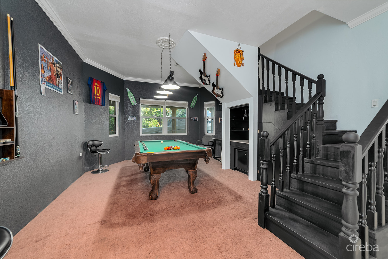 5-BEDROOM FAMILY GEM IN SAVANNAH MEADOWS  W/RENTAL UNIT