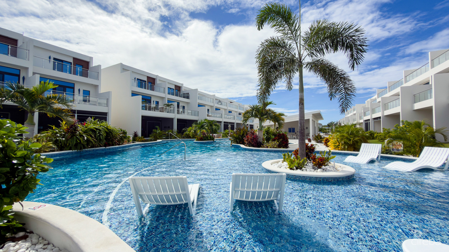 BAHIA  CORNER TOWNHOUSE 3 BED