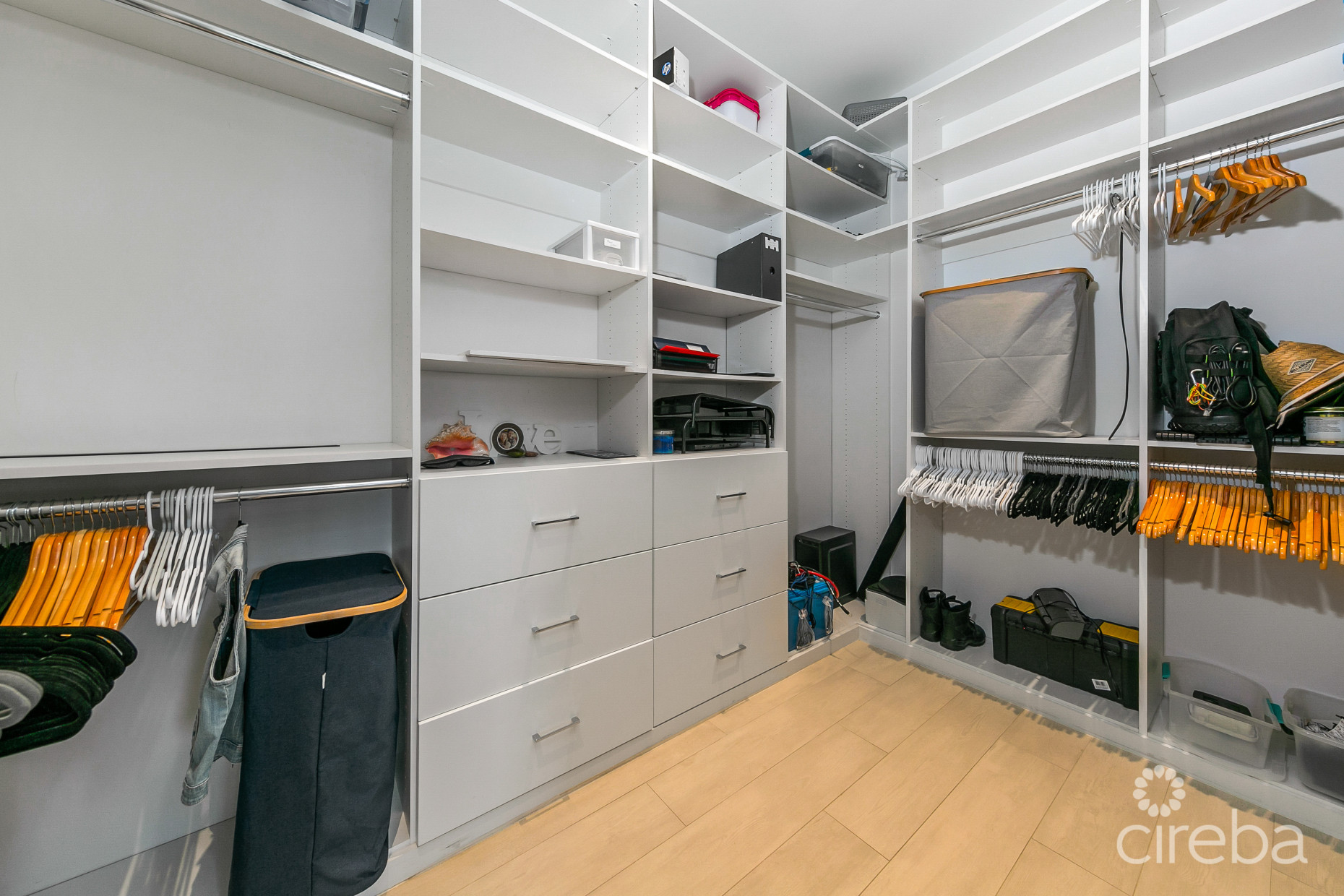 OLEA 106, CANAL FRONT 3 BED DUPLEX