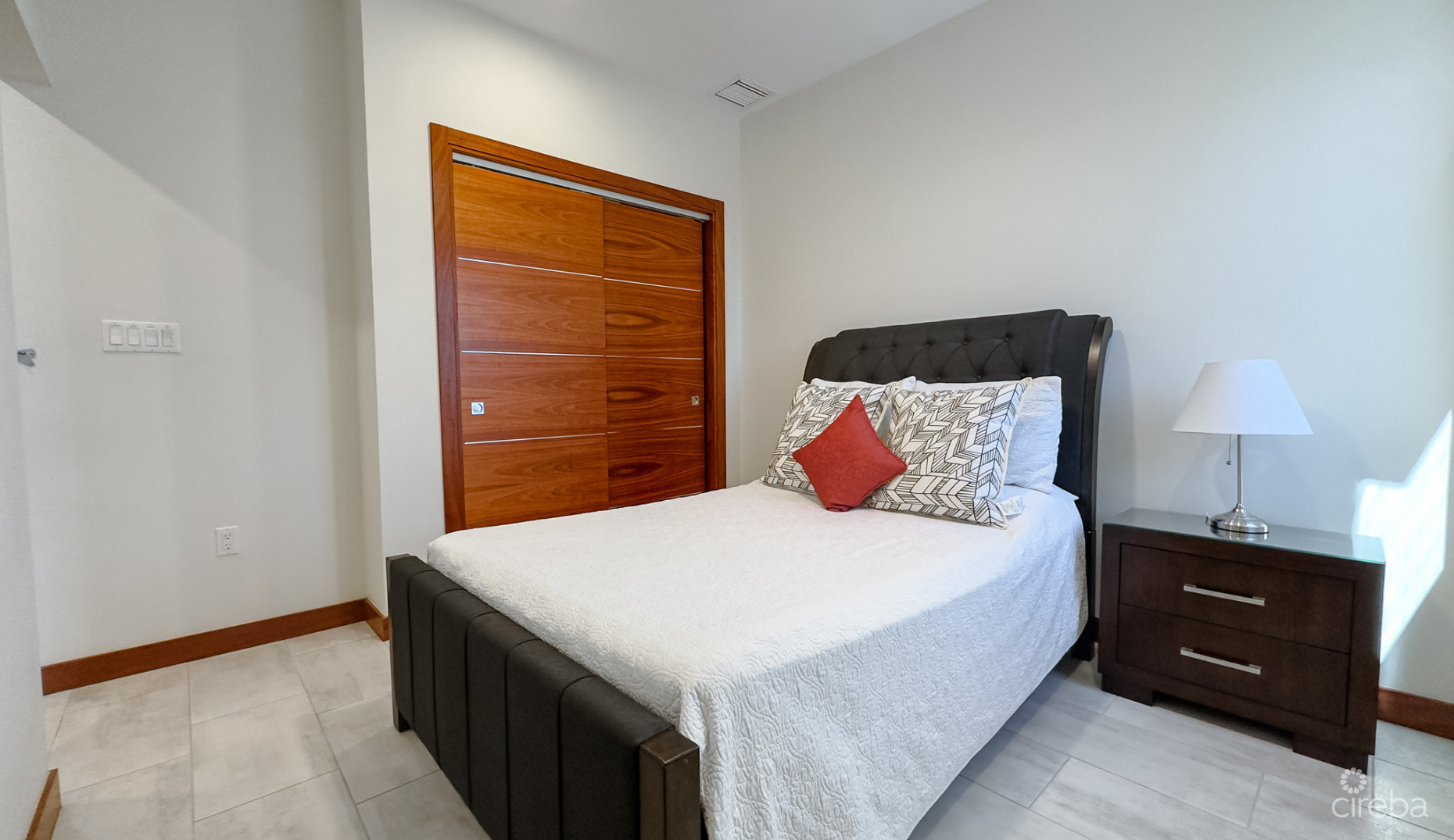 4 BED ARVIA CANAL FRONT