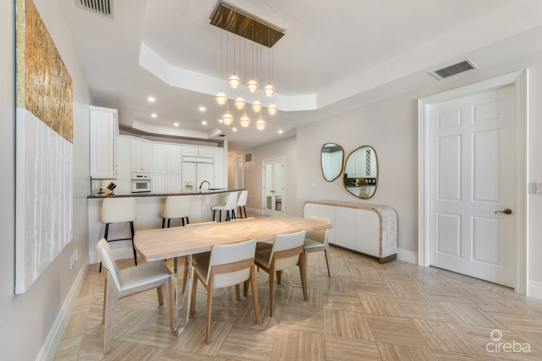 THE PINNACLE VILLA 20 WITH GARAGE