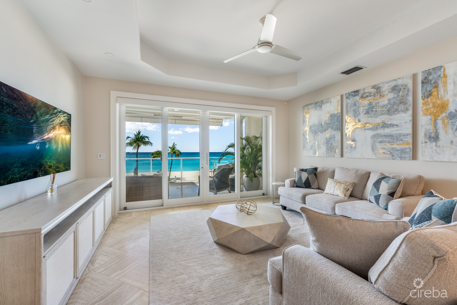 THE PINNACLE VILLA 20 WITH GARAGE