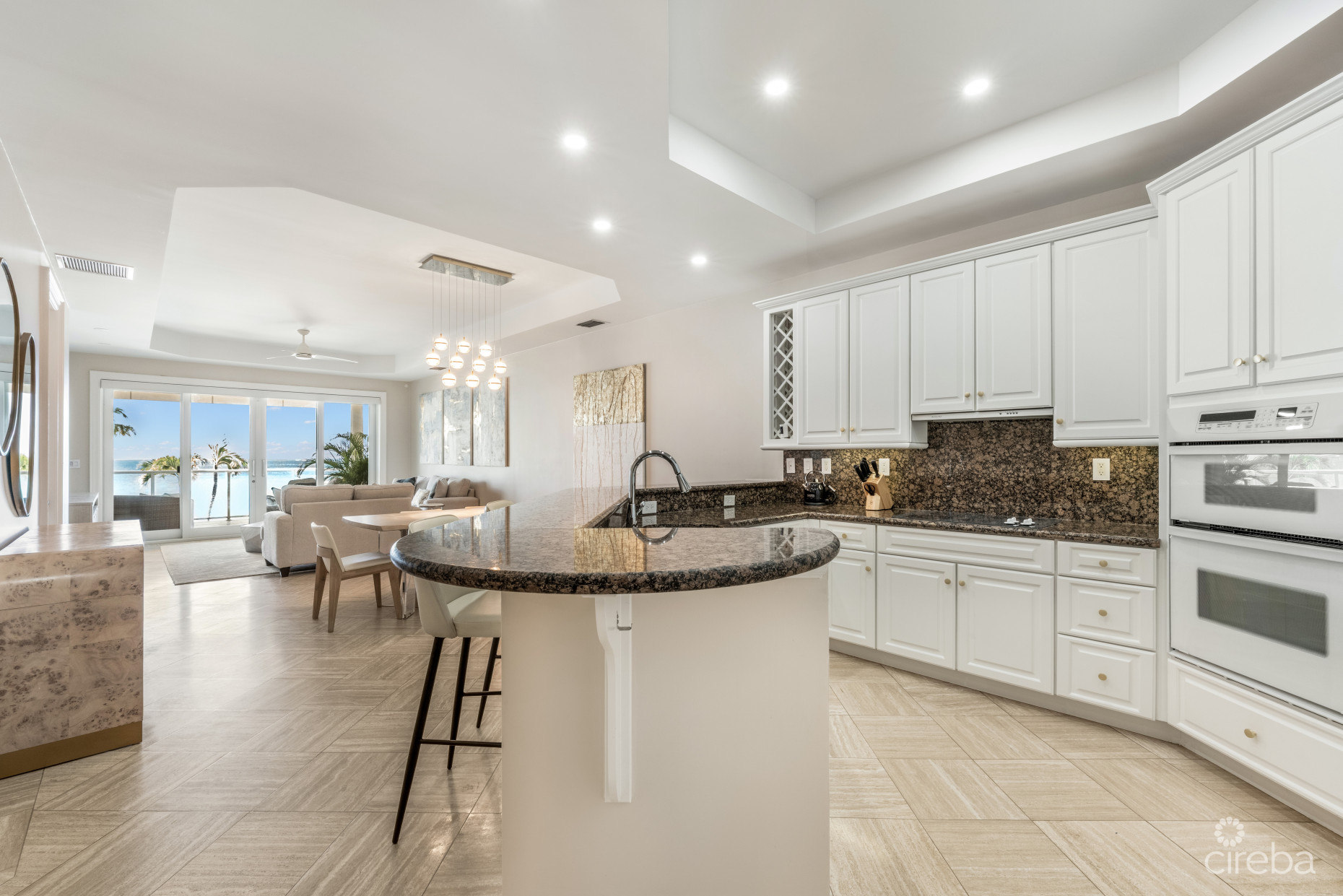 THE PINNACLE VILLA 20 WITH GARAGE