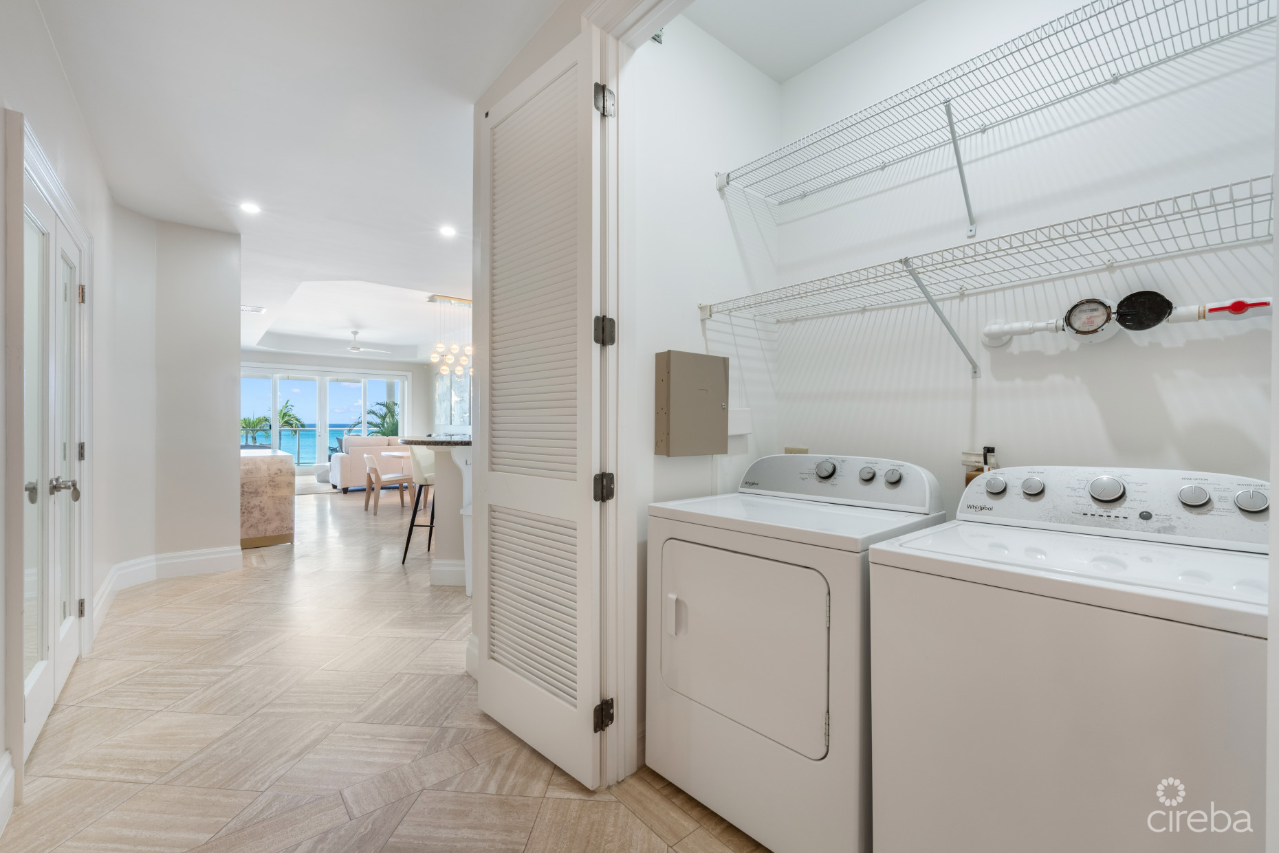 THE PINNACLE VILLA 20 WITH GARAGE