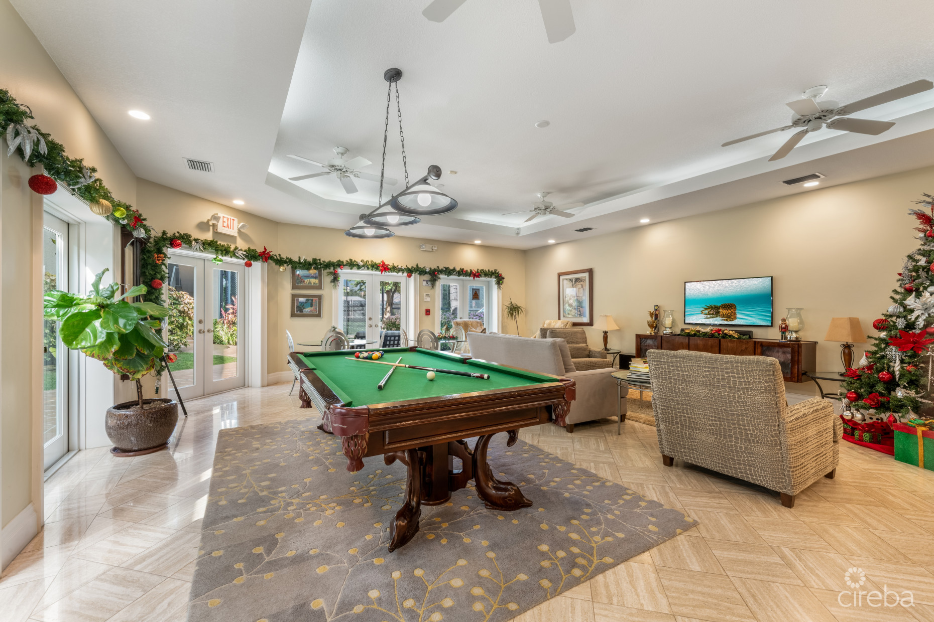 THE PINNACLE VILLA 20 WITH GARAGE