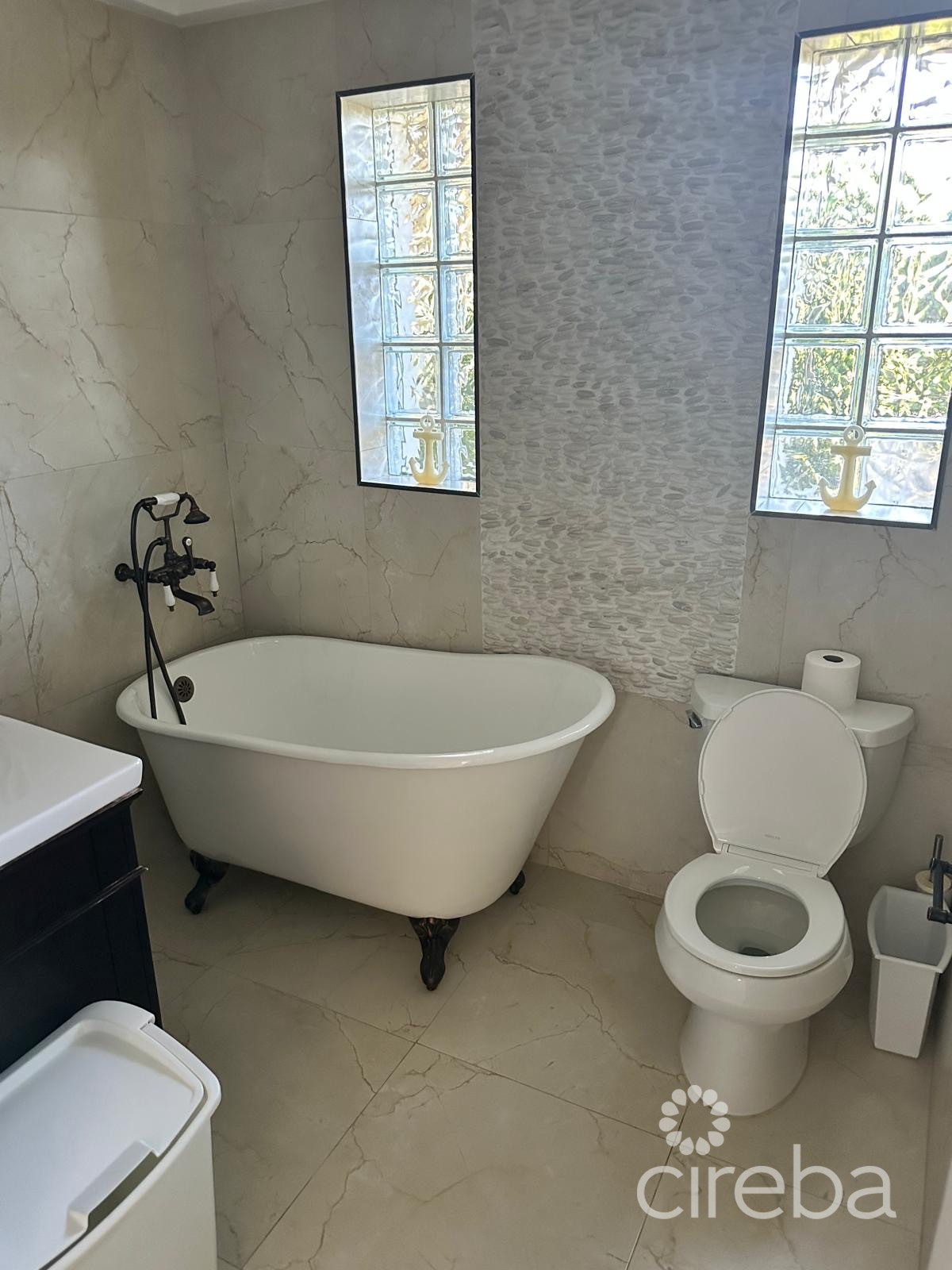 #1 CANAL HOME UNCLE BOB LANE