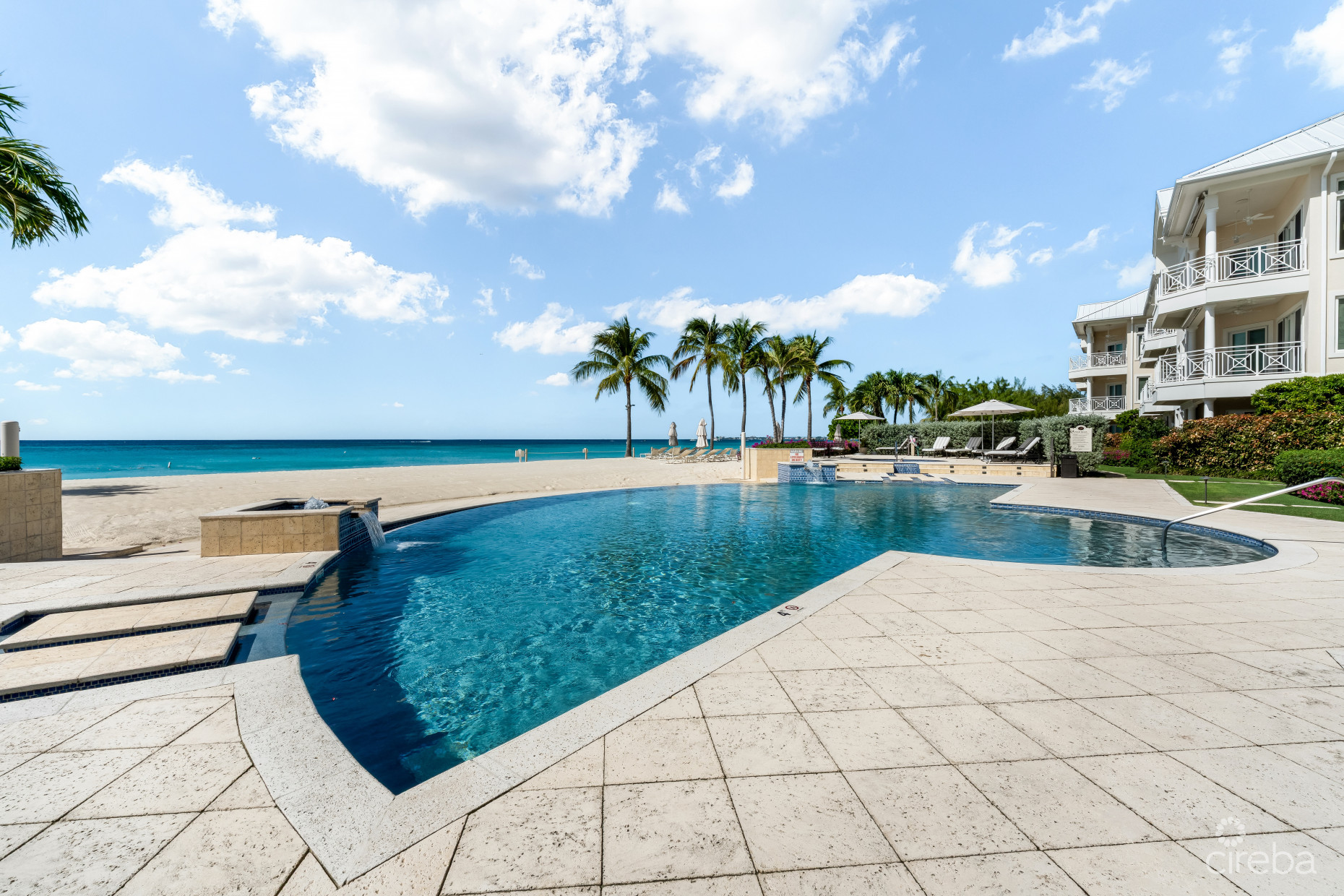 THE PINNACLE VILLA 20 WITH GARAGE