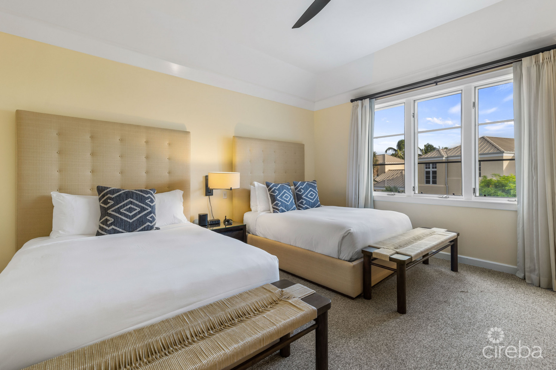 RITZ CARLTON - EXCLUSIVE RESORTS RESIDENCE