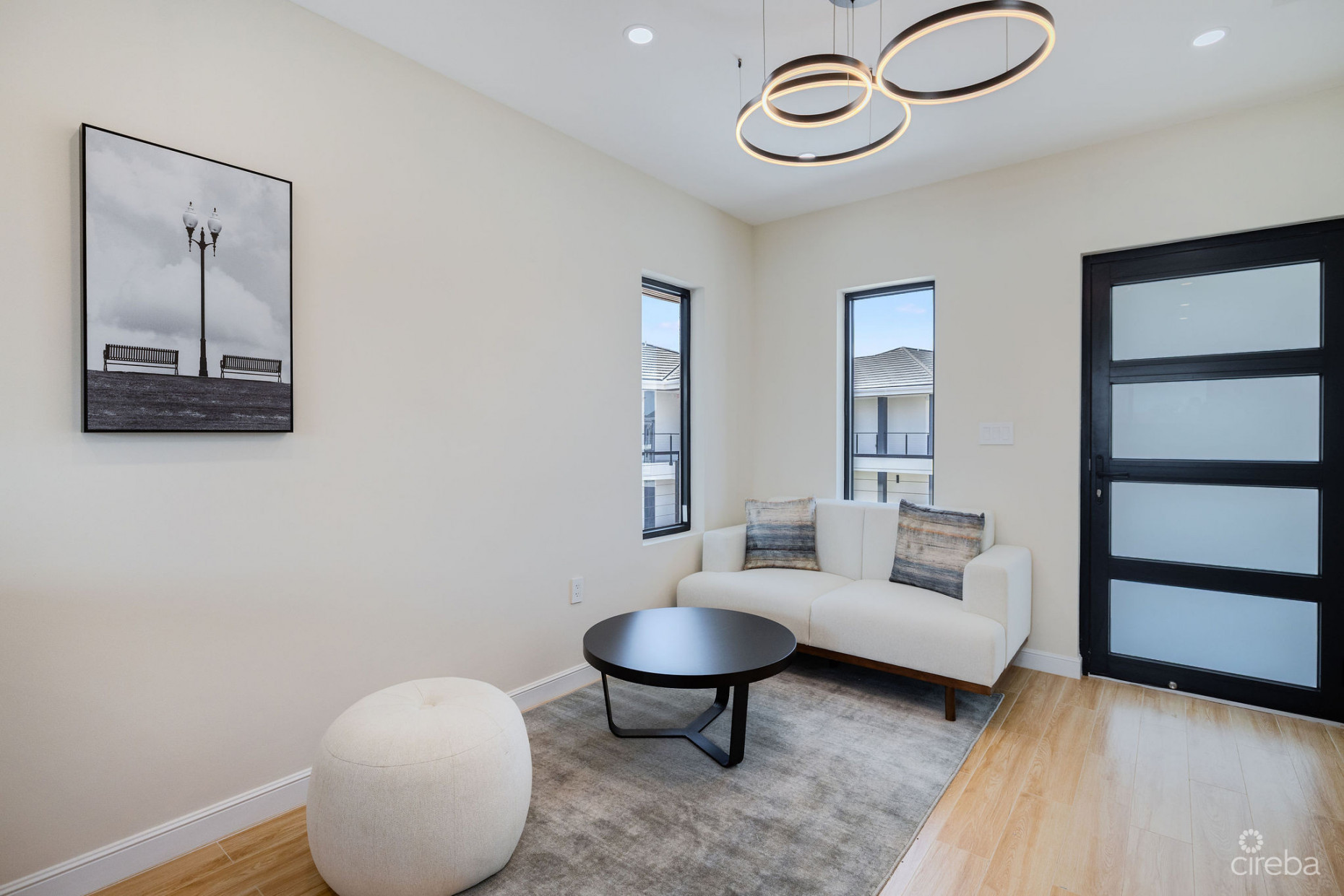 ARZA WEST BAY RUBY- UPGRADED FULLY FURNISHED 1-BED CORNER UNIT