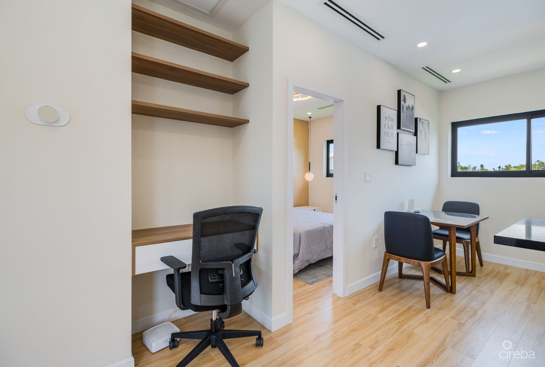 ARZA WEST BAY RUBY- UPGRADED FULLY FURNISHED 1-BED CORNER UNIT