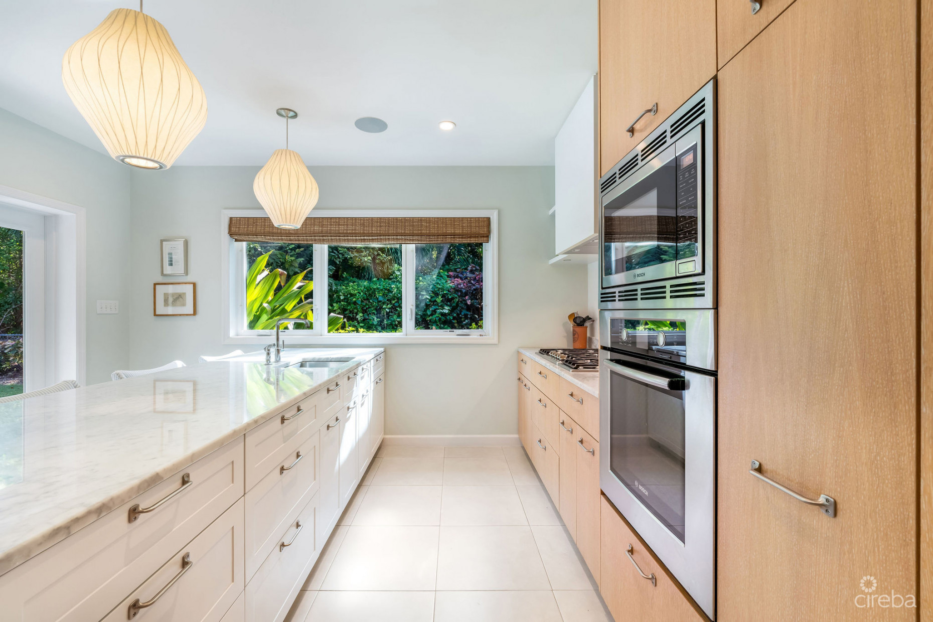 TIMELESS DESIGNER SOUTH SOUND HOME WITH POOL  AND GUEST COTTAGE