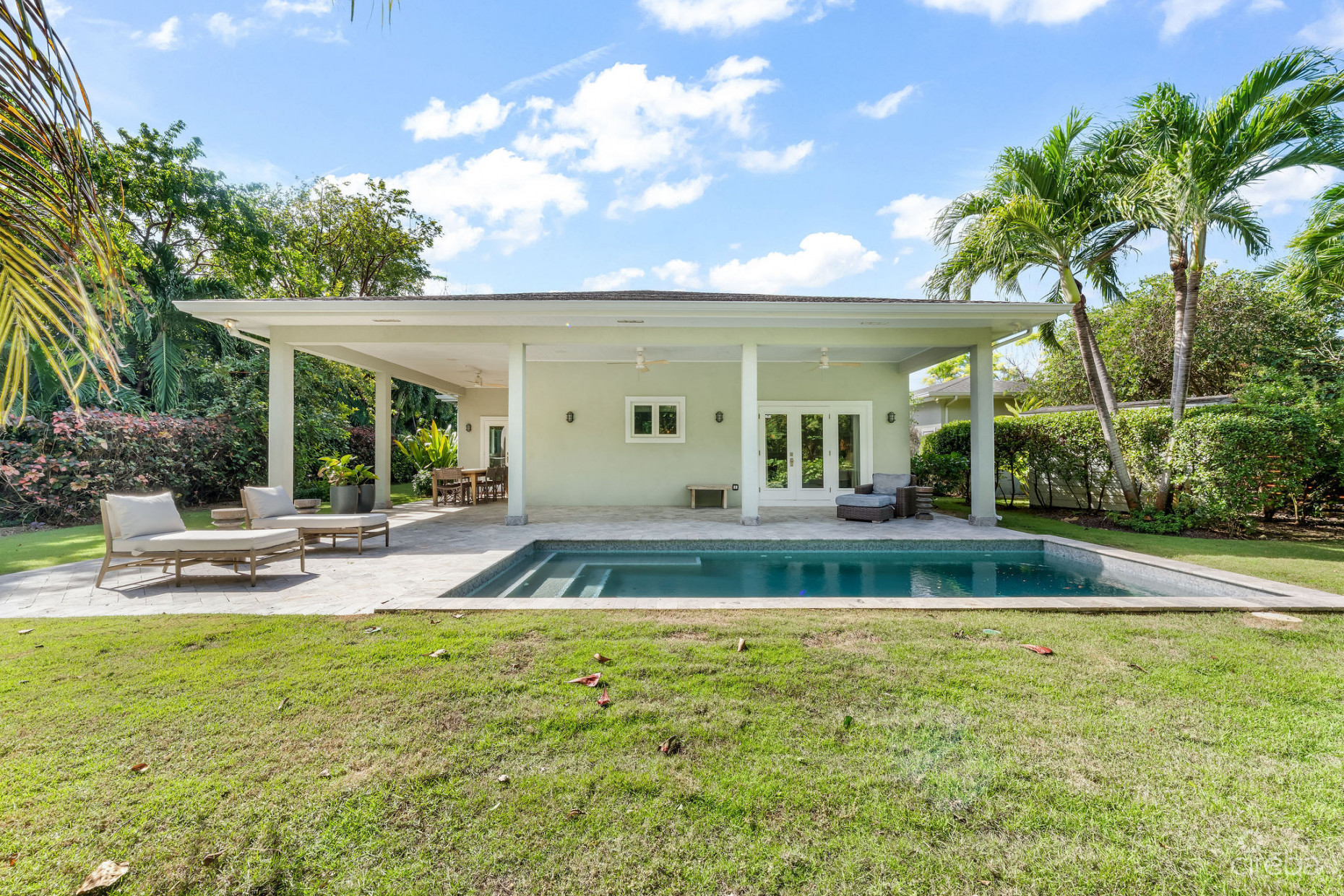 TIMELESS DESIGNER SOUTH SOUND HOME WITH POOL  AND GUEST COTTAGE