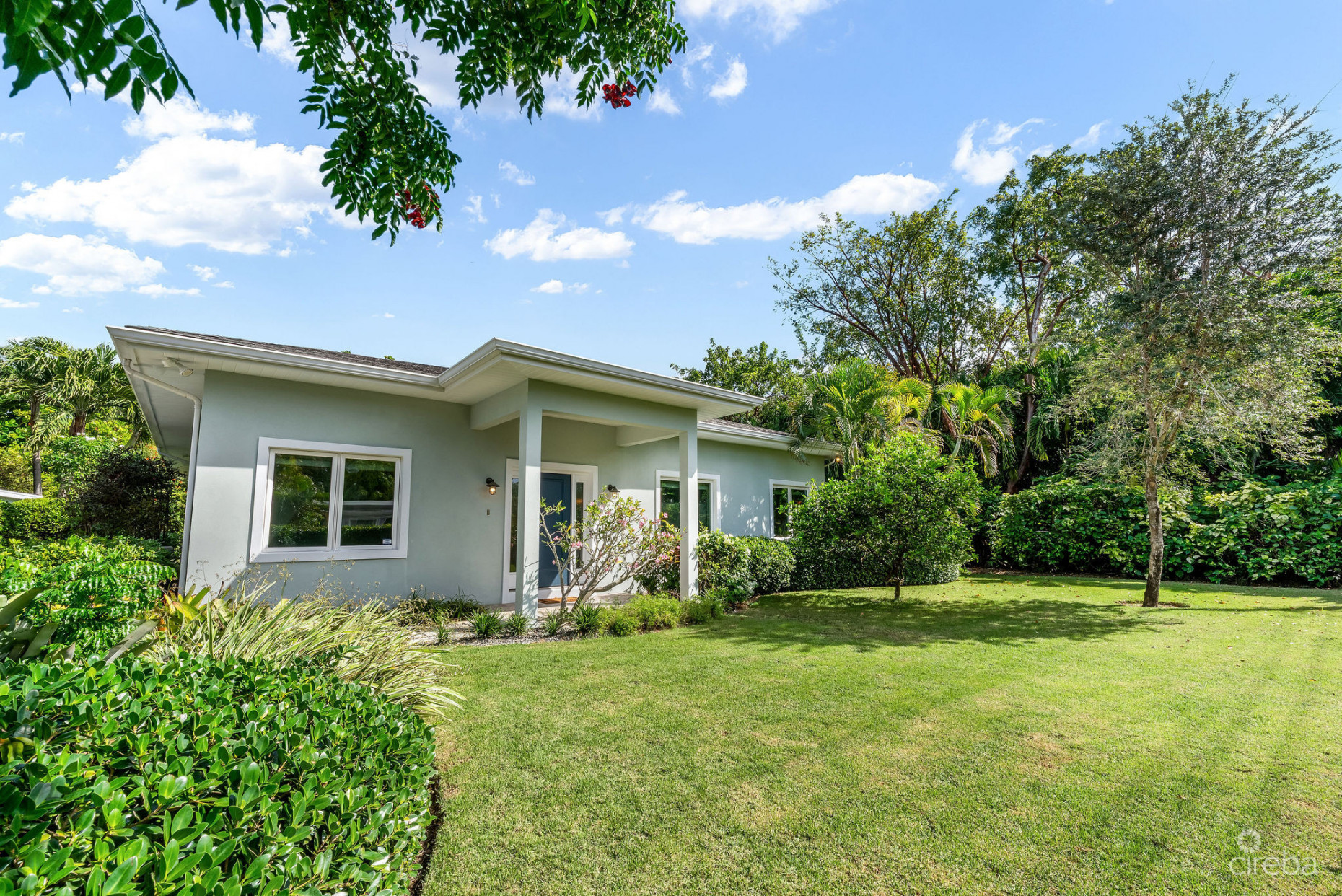 TIMELESS DESIGNER SOUTH SOUND HOME WITH POOL  AND GUEST COTTAGE