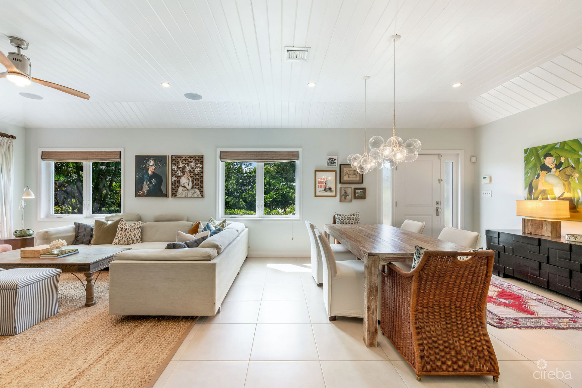 TIMELESS DESIGNER SOUTH SOUND HOME WITH POOL  AND GUEST COTTAGE