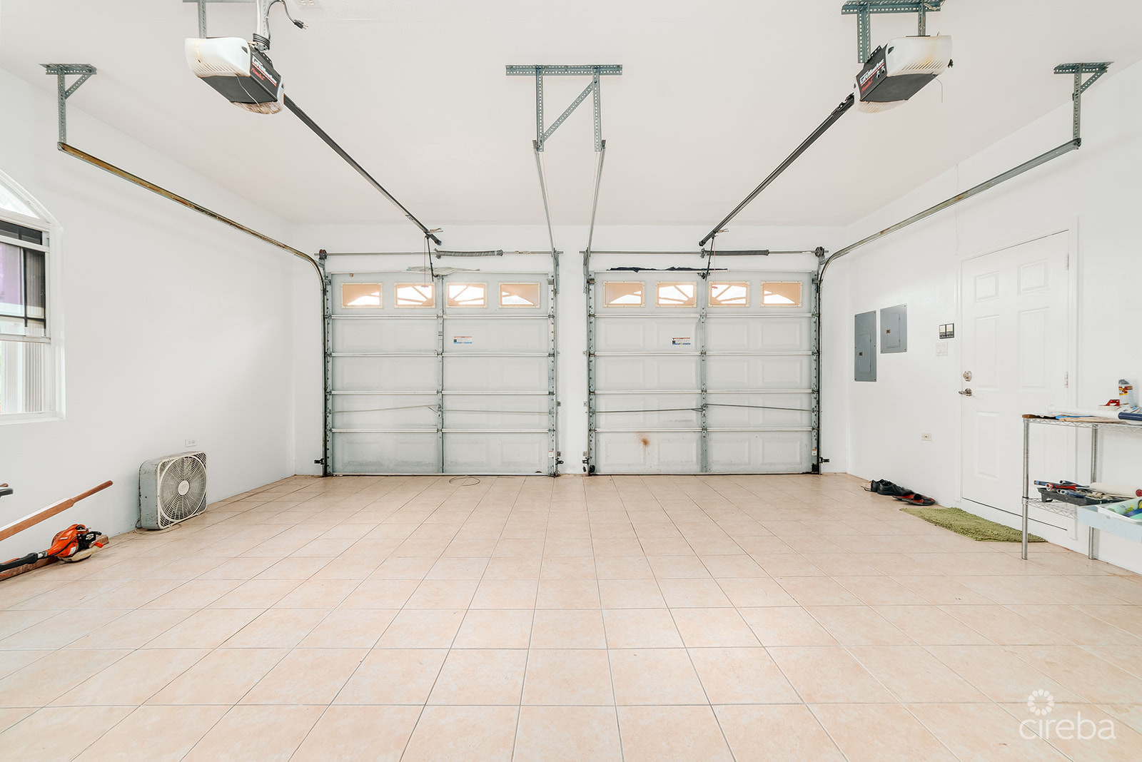 4 BED + OFFICE / 3.5 BATH SINGLE FAMILY HOME