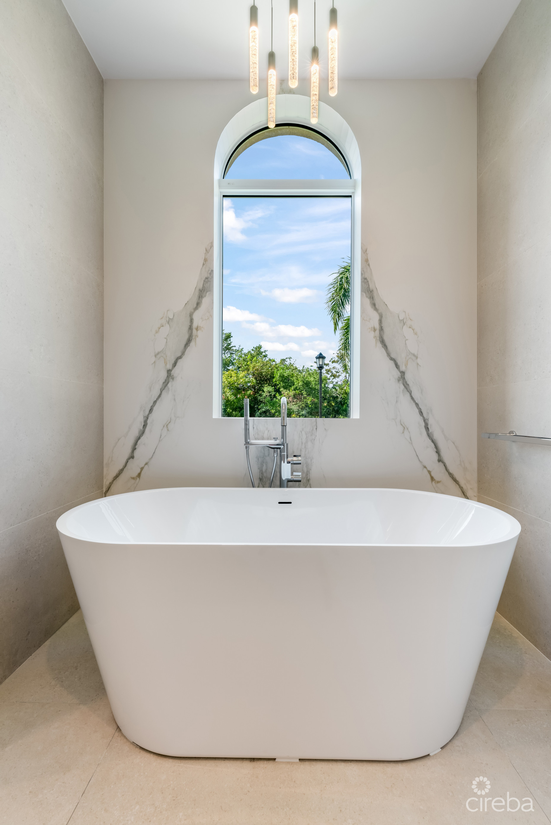 VISTA DEL MAR | A REIMAGINED WATERFRONT ESTATE