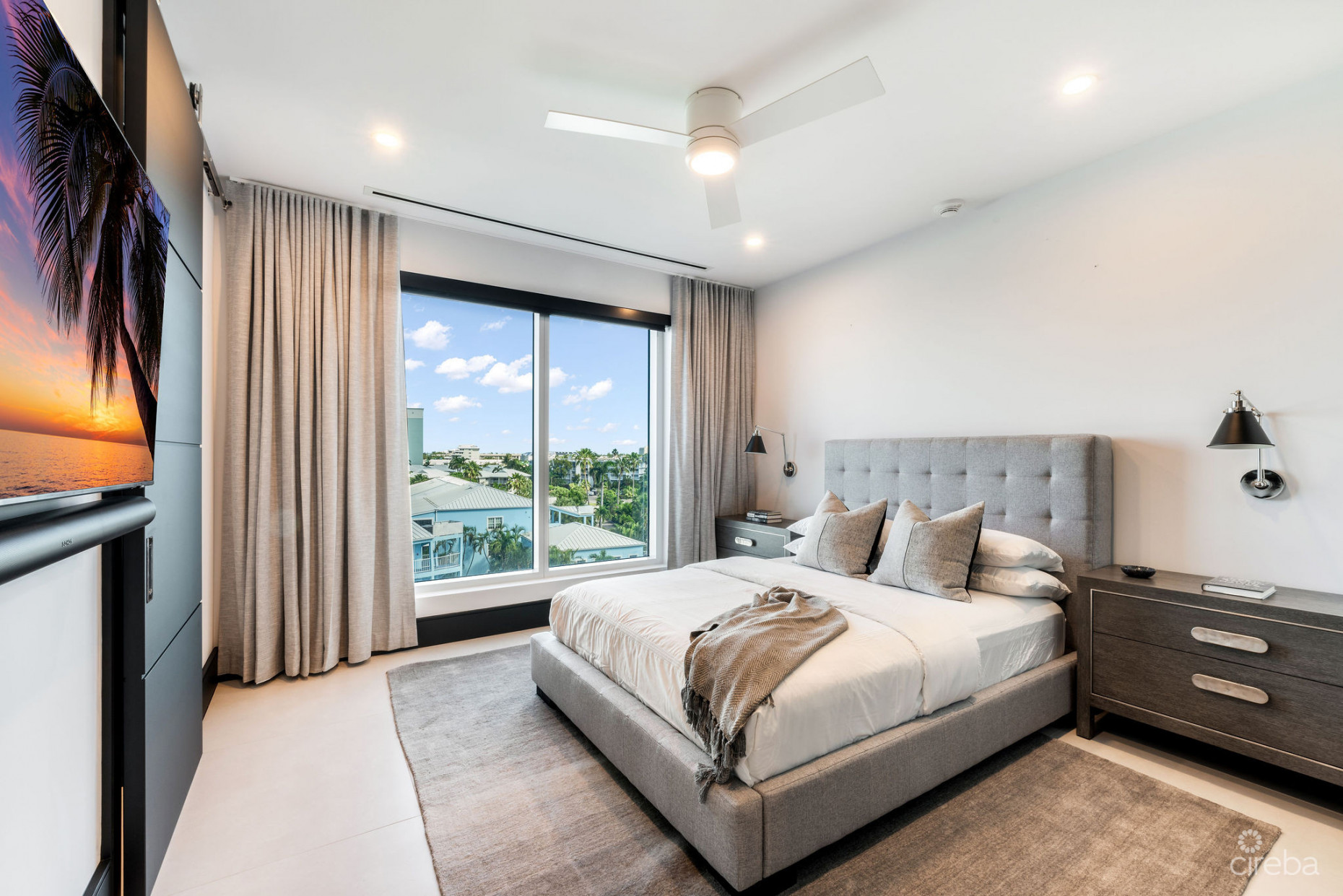 AQUA - LUXURY RESIDENCE #4, SEVEN MILE BEACH