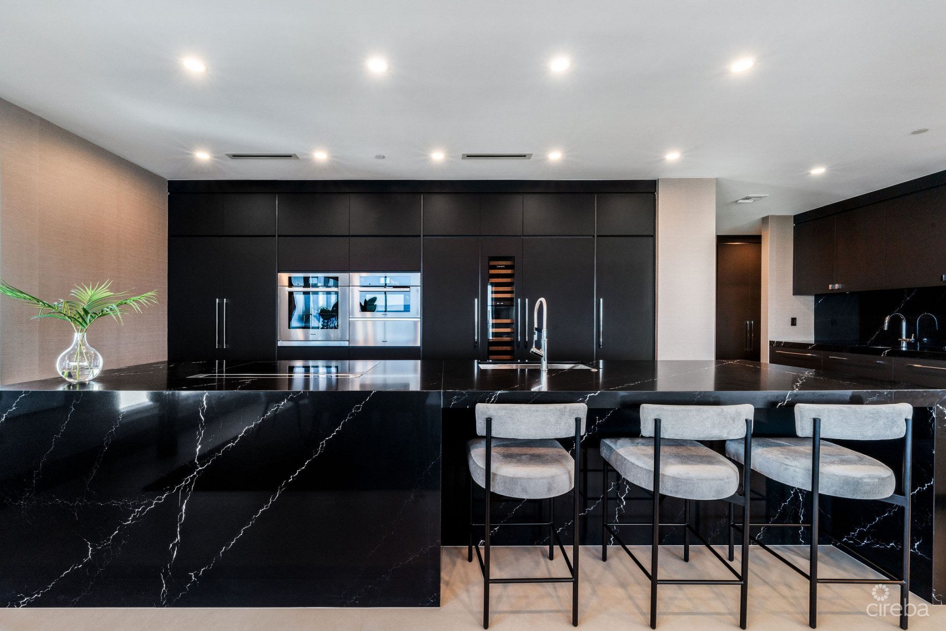 AQUA - LUXURY RESIDENCE #4, SEVEN MILE BEACH