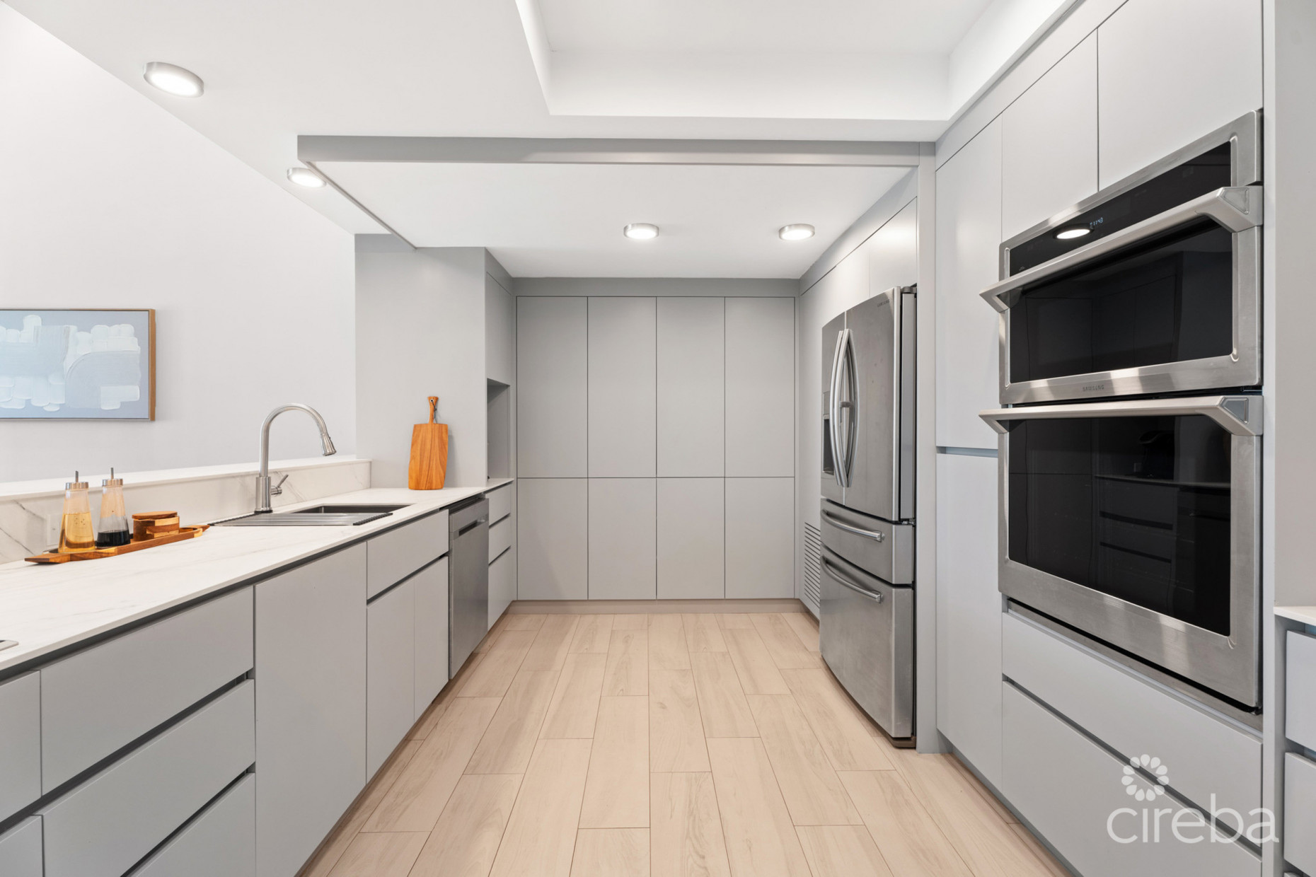 BRITANNIA KINGS COURT EXECUTIVE HOME