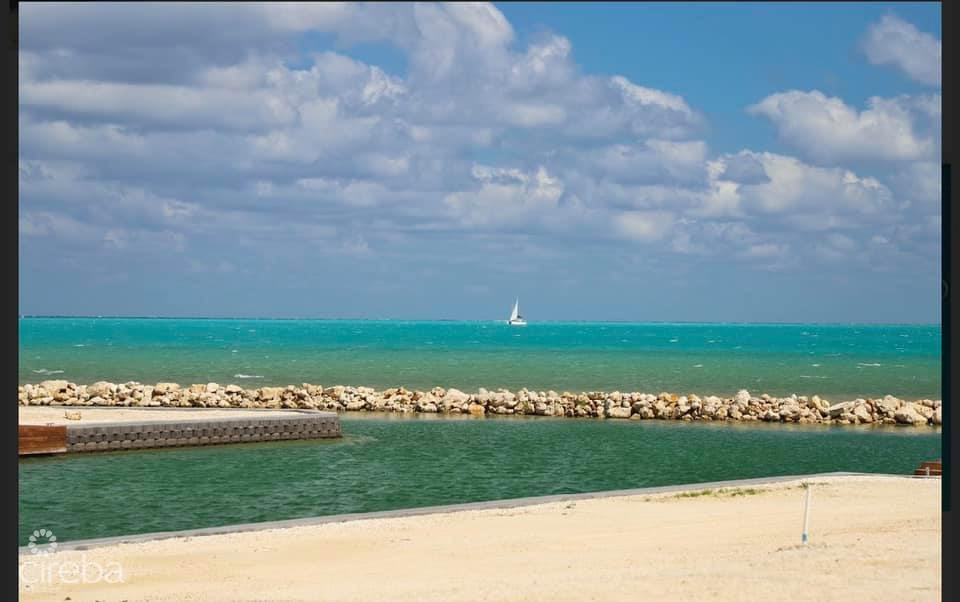 DIAMOND'S EDGE WATERFRONT ESTATE LOT 9