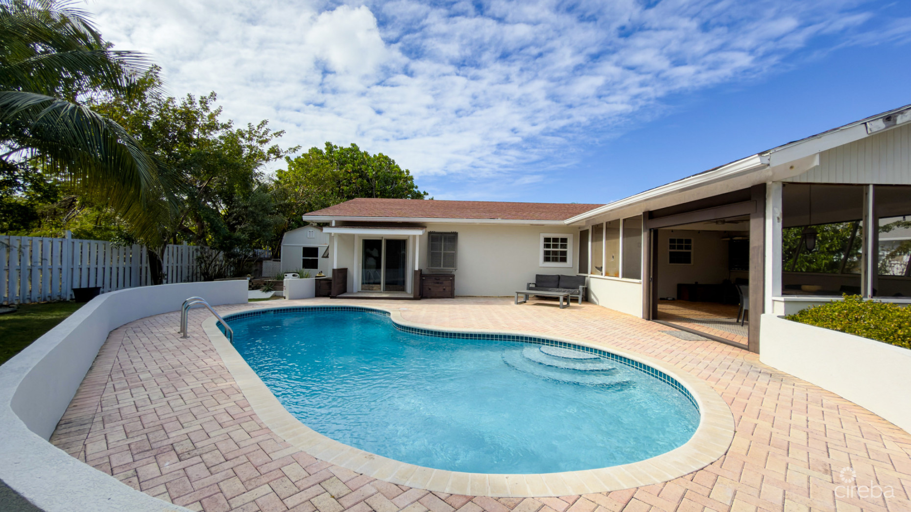 WEST BAY FAMILY HOME WITH POOL