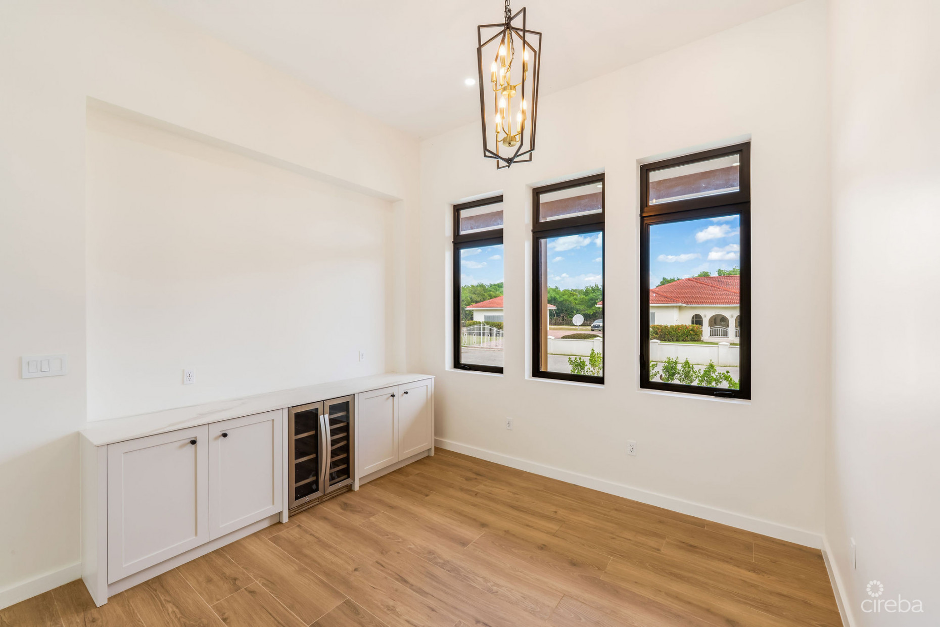 BEL AIR DR, SOUTH SOUND - CUSTOM NEW BUILD