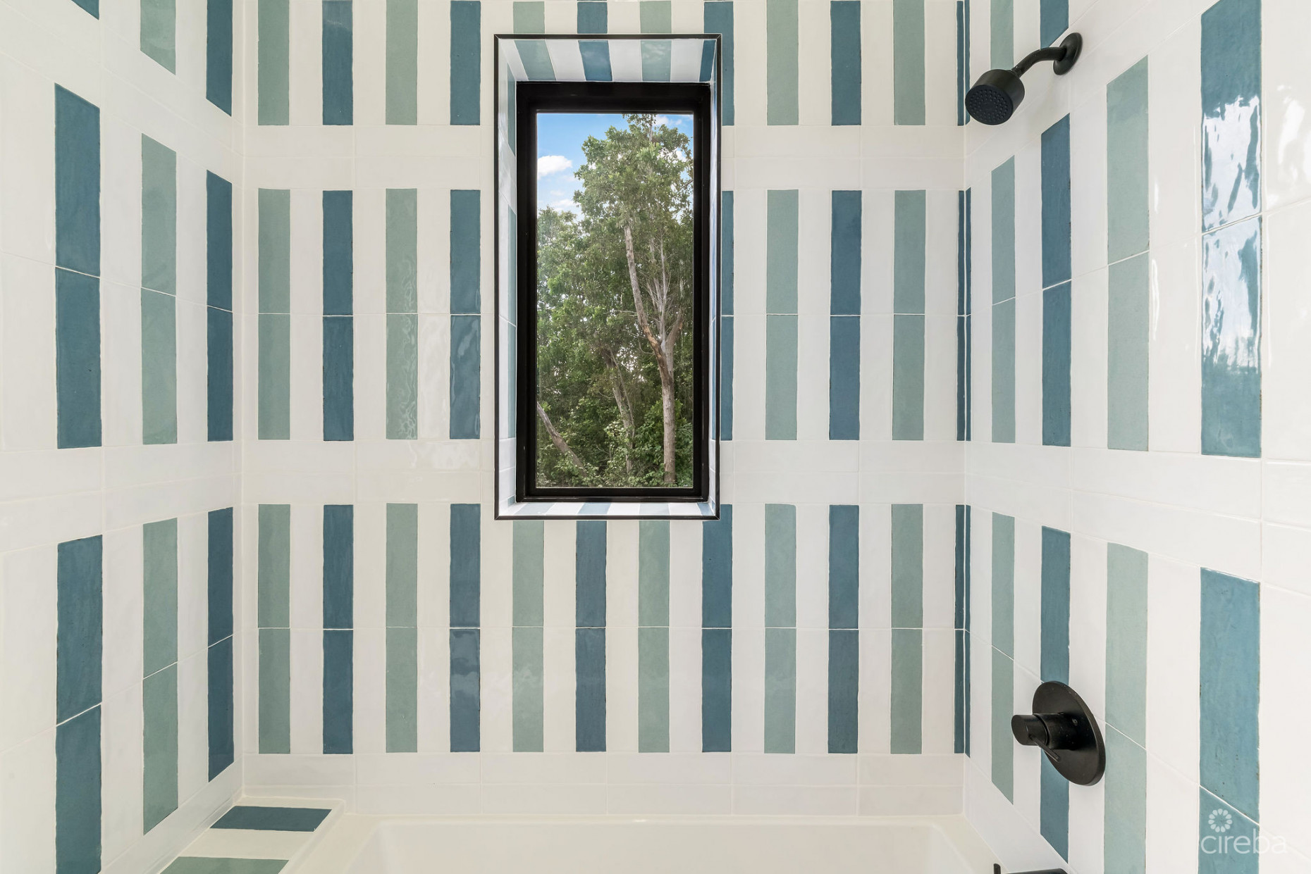 BEL AIR DR, SOUTH SOUND - CUSTOM NEW BUILD